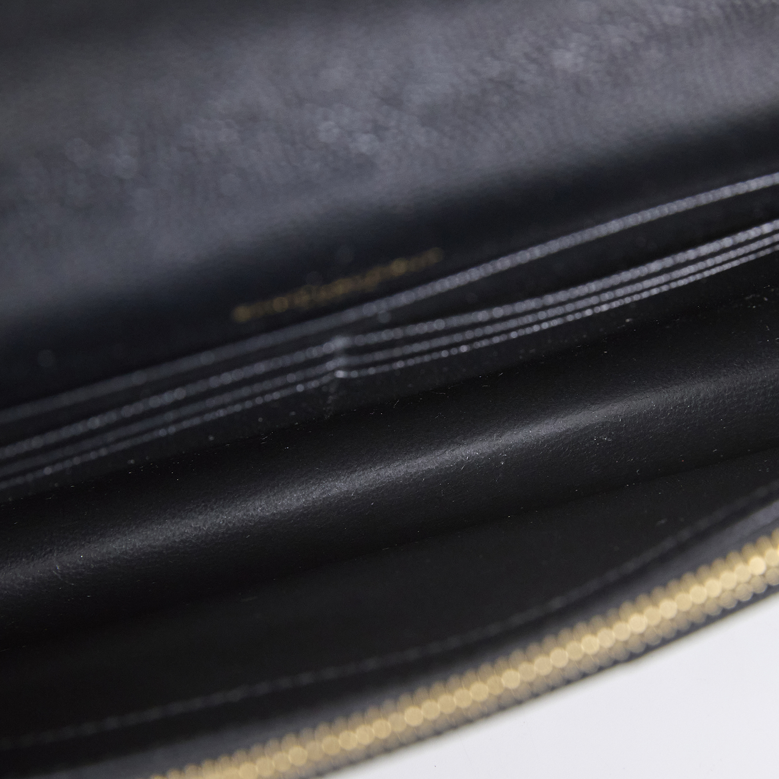 聖羅蘭 YSL SAINT LAURENT Cassandre 信封袋式 鏈條 錢包 742920BOW01 黑金魚子醬WOC 背帶