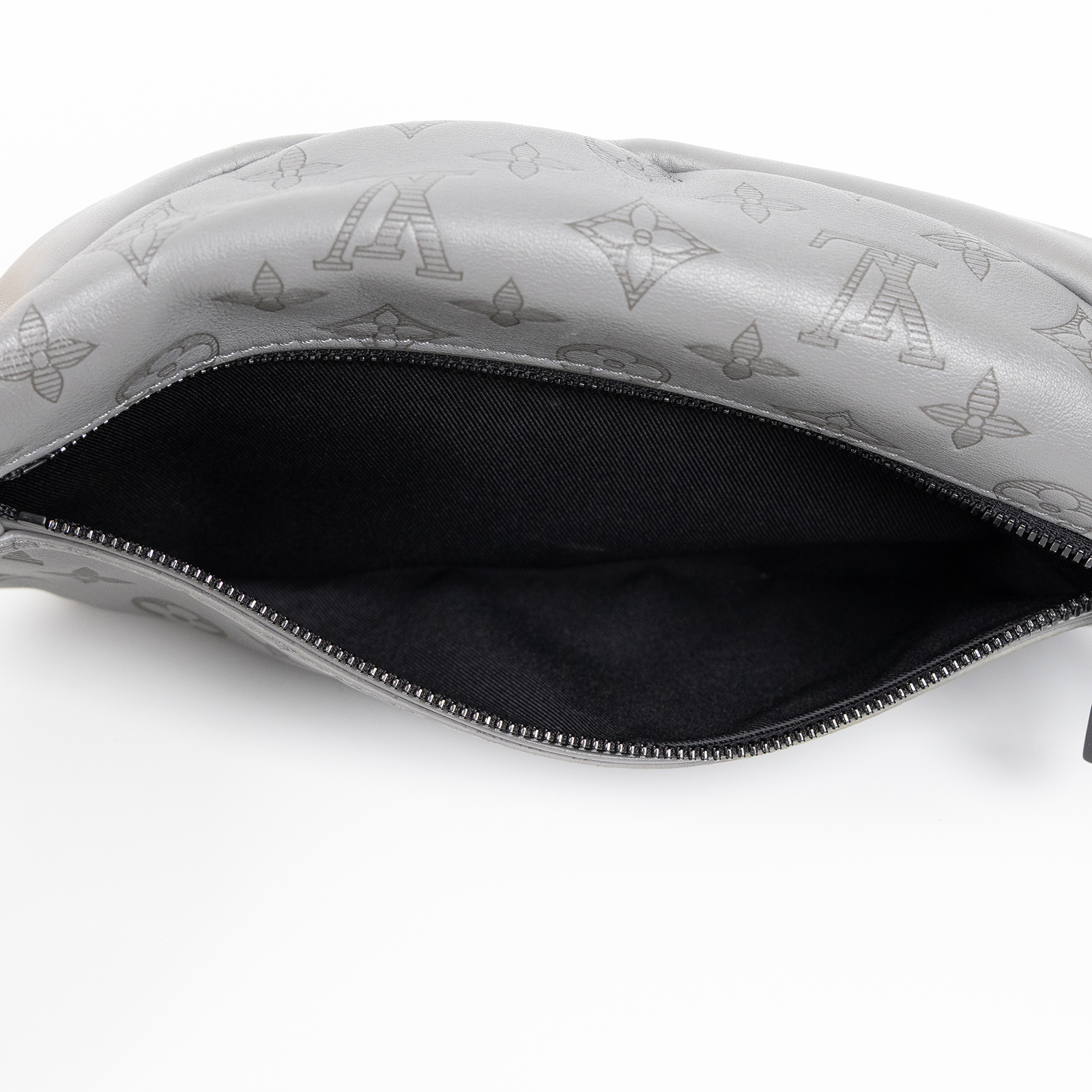 路易威登 LOUIS VUITTON Discovery 腰包 灰色 M46108 晶片款 灰壓紋DISCOVERY腰包 原廠盒子/防塵袋/購買證明