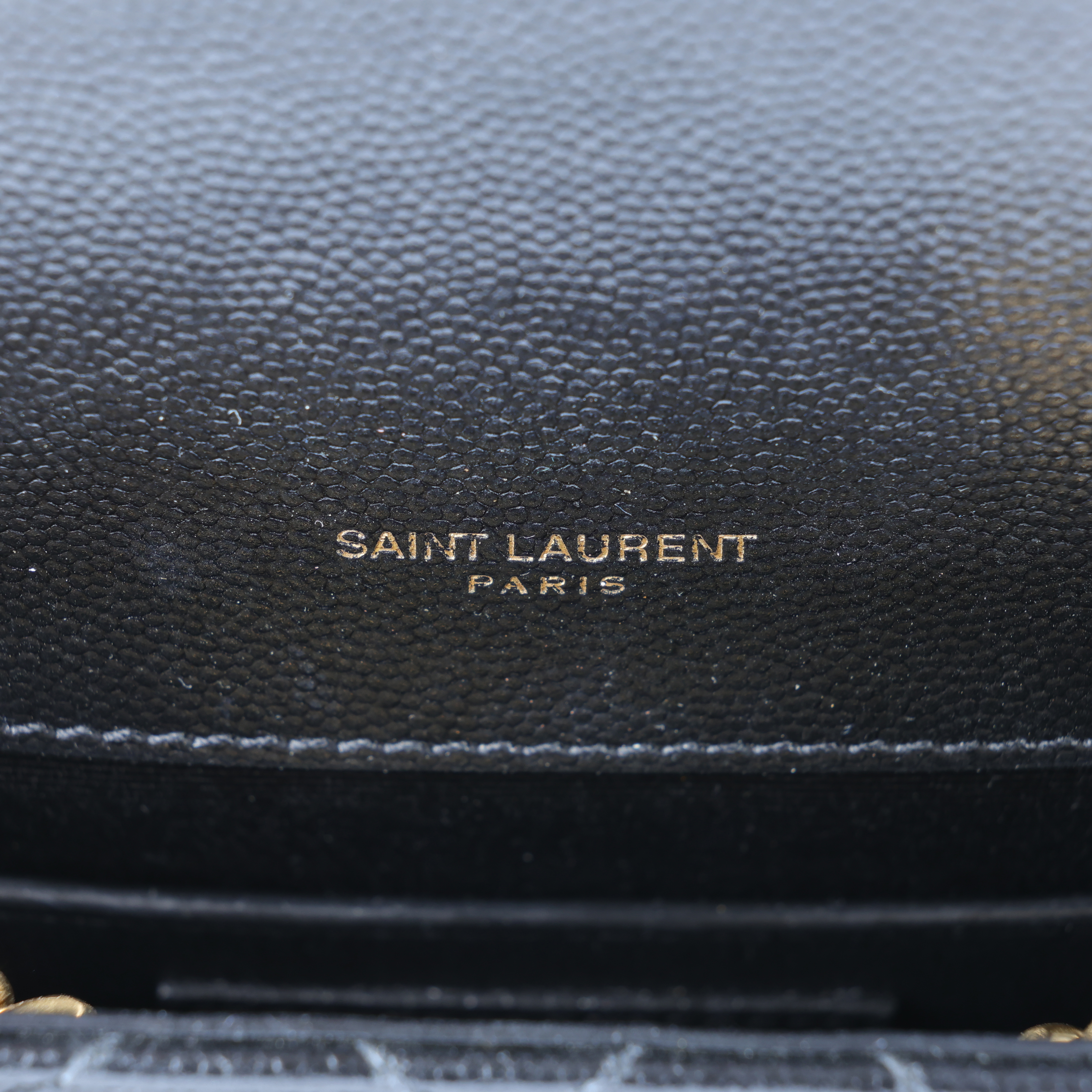 聖羅蘭 YSL SAINT LAURENT Envelope 粒面絎縫皮革 小型 信封袋 金色五金 600195BOW91 黑金ENVELOPE肩背包 防塵袋