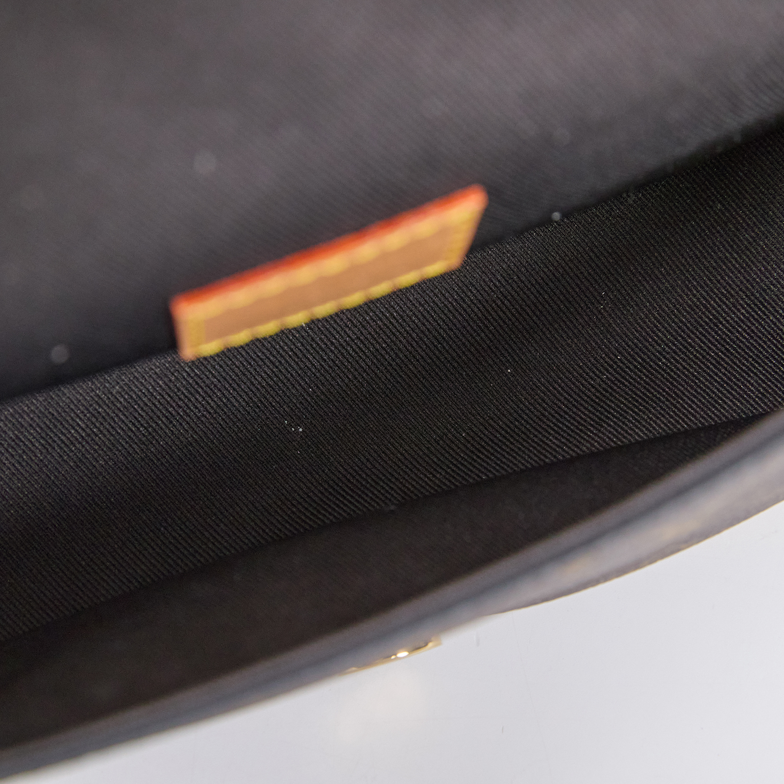 路易威登 LOUIS VUITTON Nano Diane 腋下包法棍 單肩背包 經典帆布 M83298 晶片款  原廠盒子/防塵袋/背帶2