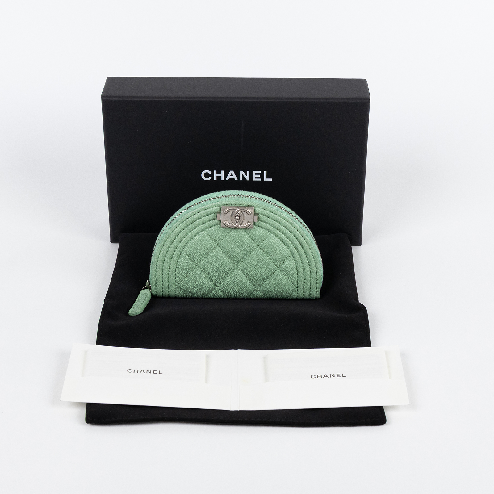 香奈兒 CHANEL BOY 半月 拉鍊 零錢包 AP3251 晶片款 綠荔枝牛BOY半月拉鍊零錢包 原廠盒子/防塵袋