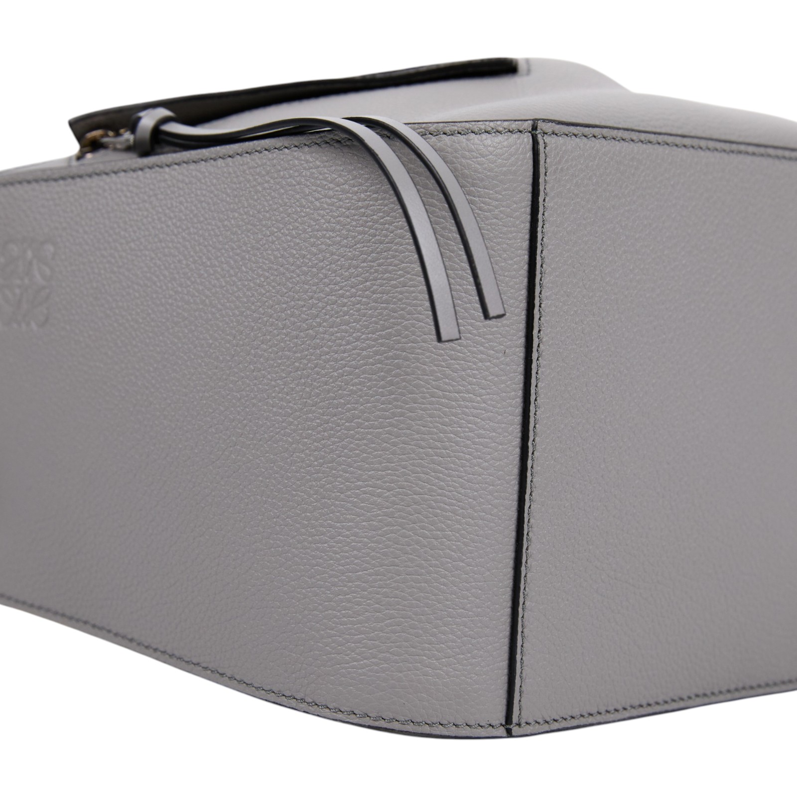 羅意威 LOEWE Compact Hammock bag 小牛皮 肩背 吊床包 A538H13X10 灰HAMMOCK COMPACT 防塵袋/背帶