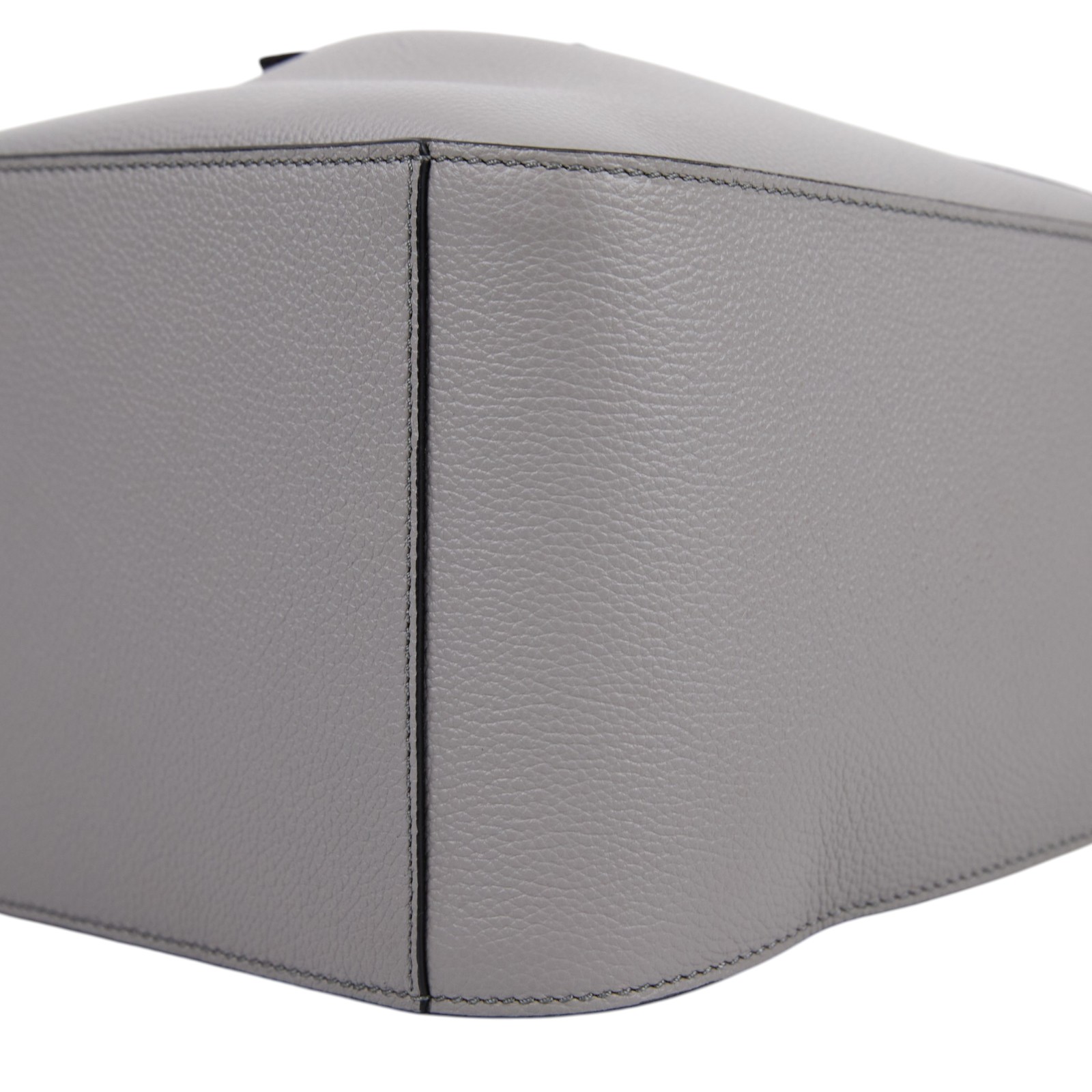 羅意威 LOEWE Compact Hammock bag 小牛皮 肩背 吊床包 A538H13X10 灰HAMMOCK COMPACT 防塵袋/背帶