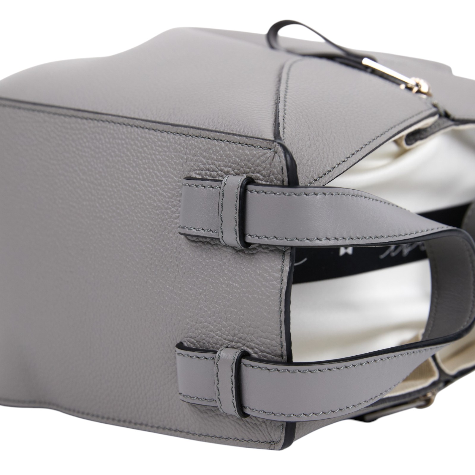 羅意威 LOEWE Compact Hammock bag 小牛皮 肩背 吊床包 A538H13X10 灰HAMMOCK COMPACT 防塵袋/背帶