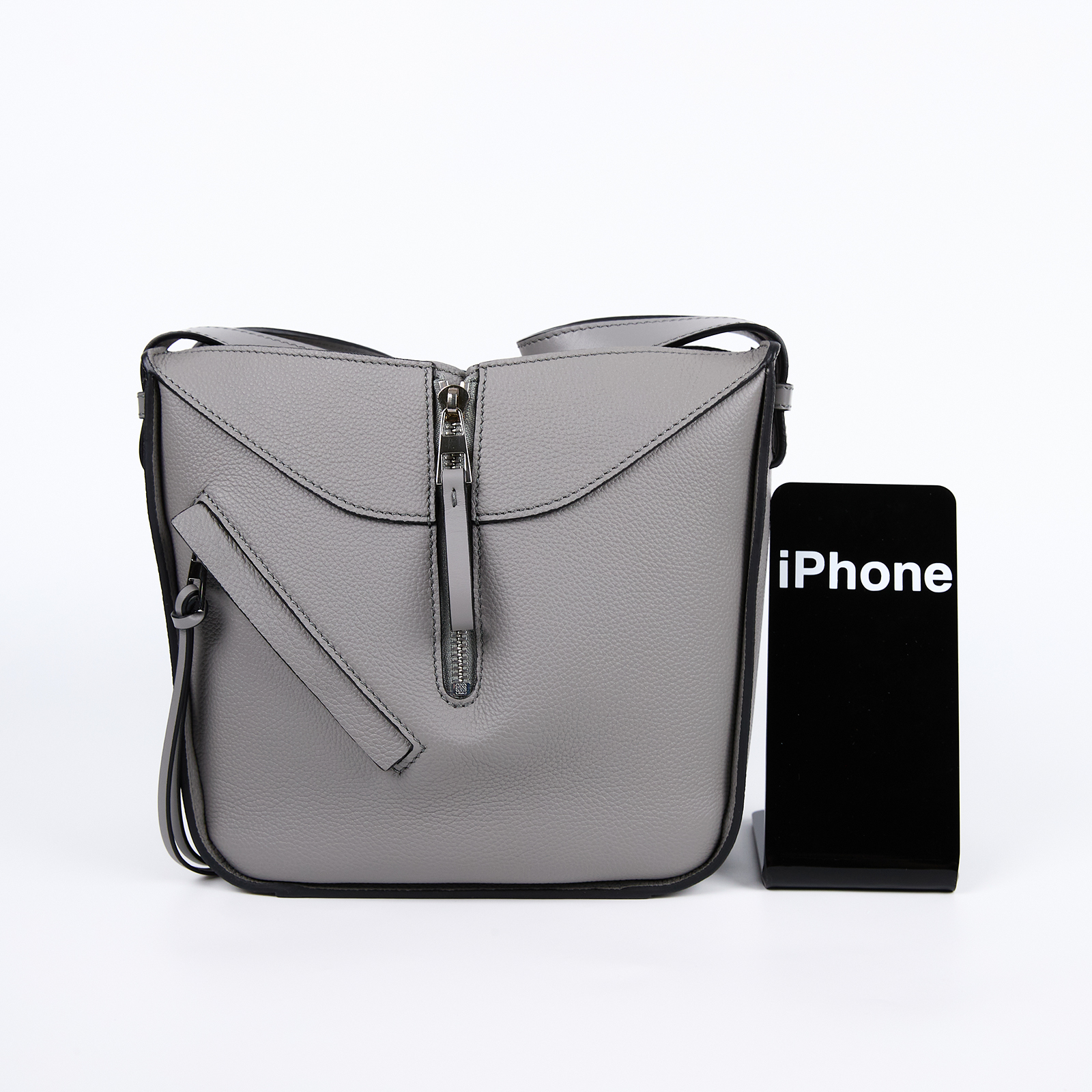 羅意威 LOEWE Compact Hammock bag 小牛皮 肩背 吊床包 A538H13X10 灰HAMMOCK COMPACT 防塵袋/背帶