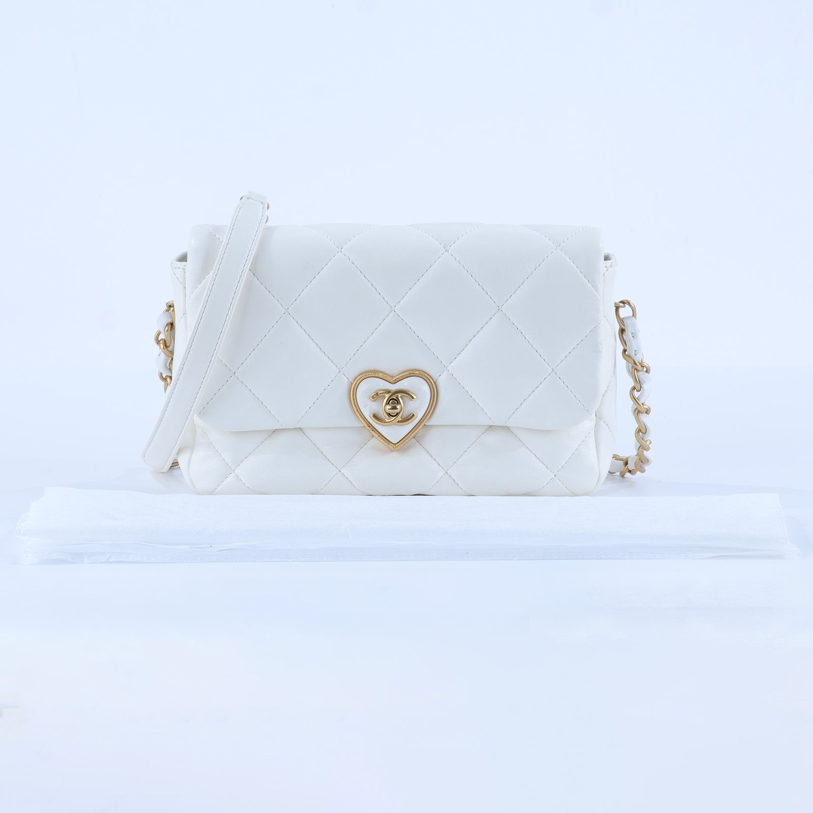 香奈兒 CHANEL CF Flap Bag  肩背 斜背包 AS3986 晶片款 白金羊愛心掀蓋包 無附屬品