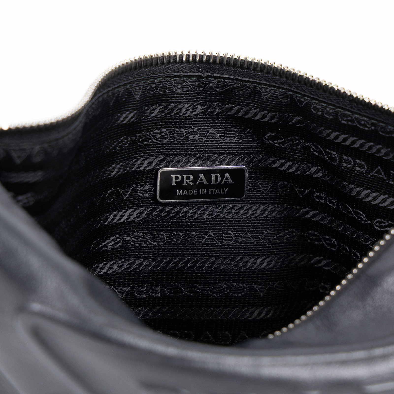 普拉達 PRADA 肩背包 1BH190_2BYA 黑牛皮三角包 背帶/小包/原廠盒子/防塵袋/保證卡