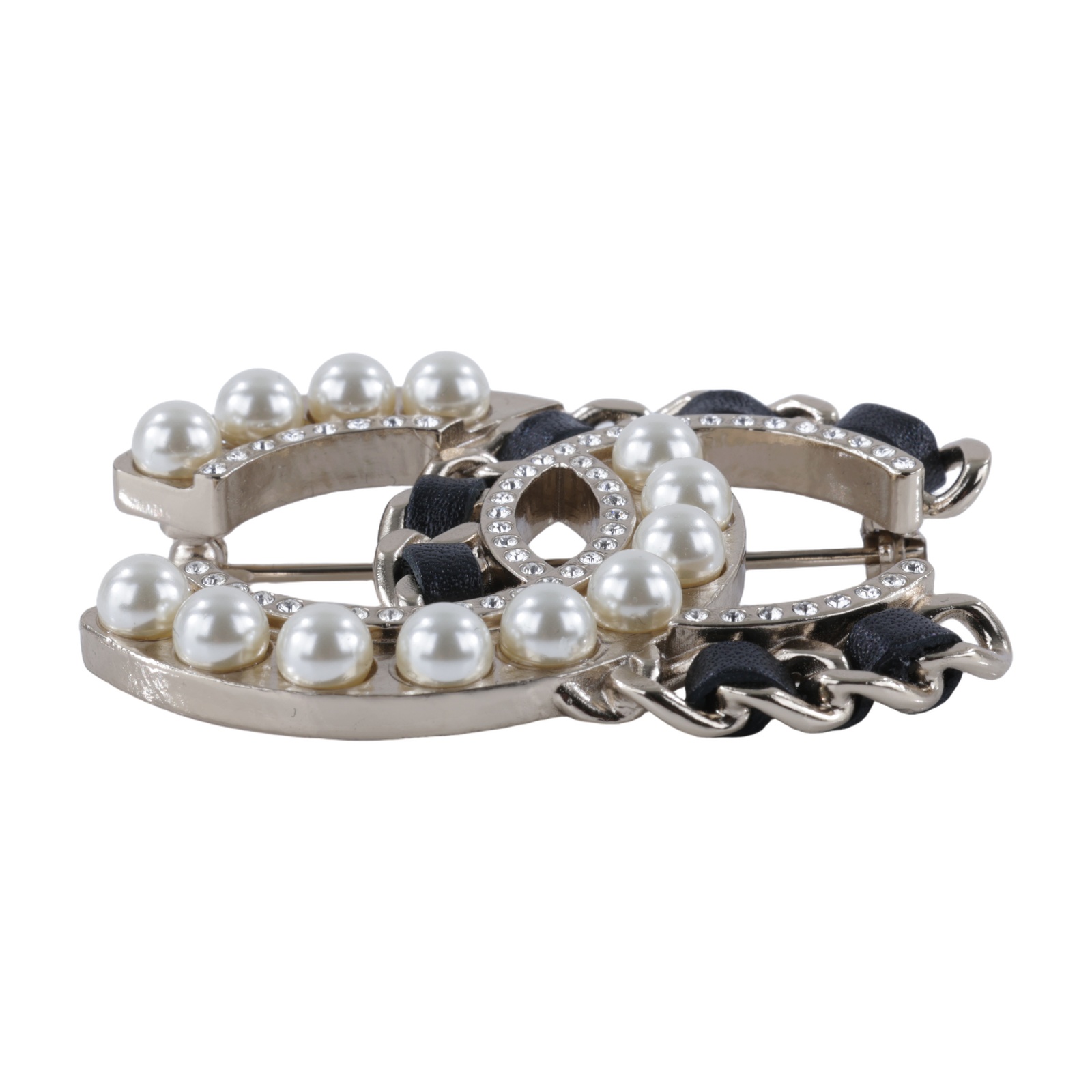 香奈兒 CHANEL CC LOGO 胸針 AB0128 Y47479AB0128/B19V 金色皮穿繩拚珍珠胸針 原廠盒子/內襯/購買證明