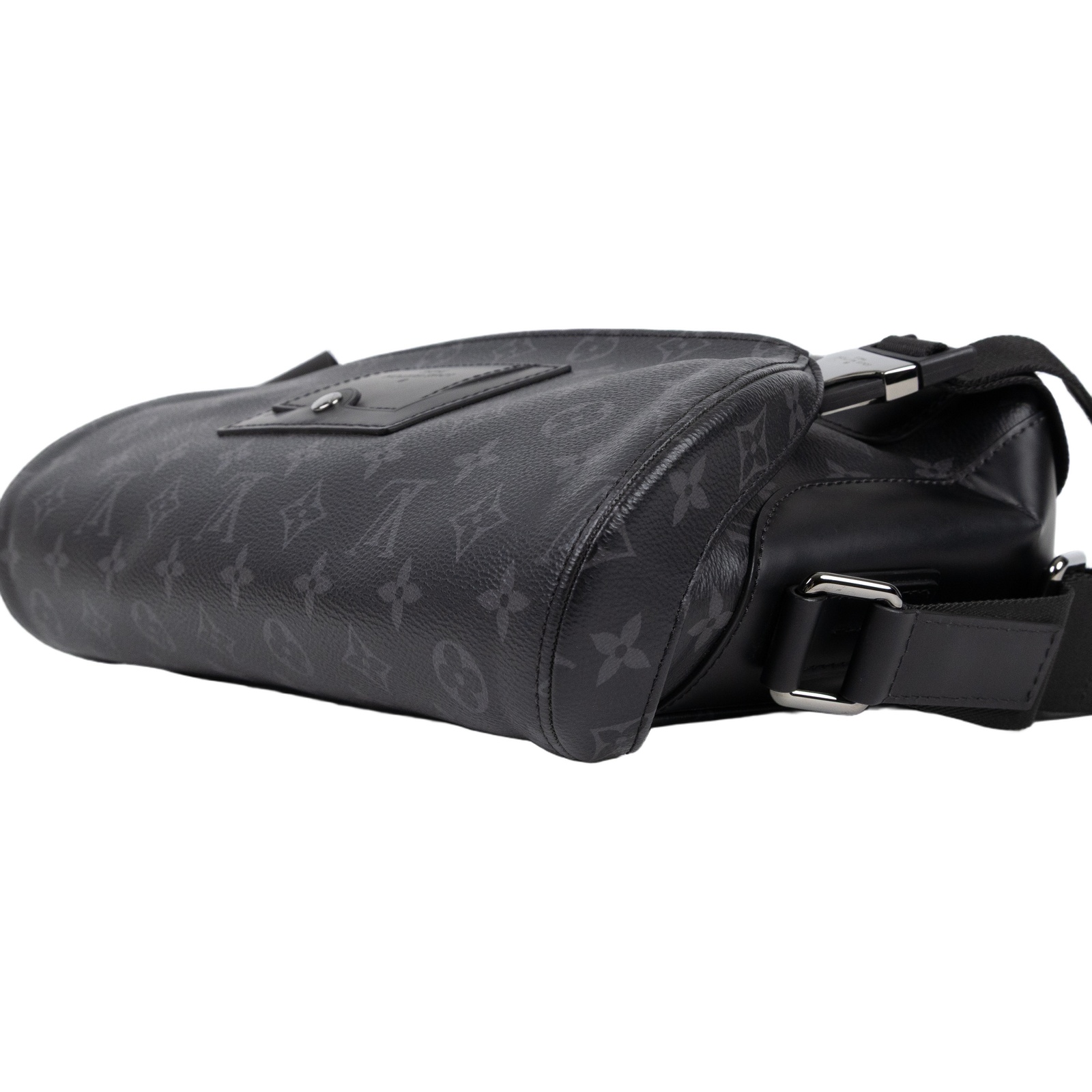 路易威登 LOUIS VUITTON Messenger PM Voyager Eclipse帆布 肩背 郵差包 黑色 M40511  防塵袋/購買證明