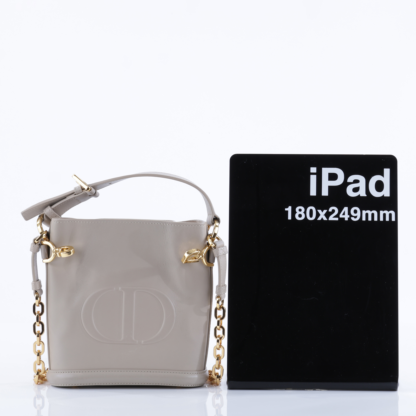 迪奧 CHRISTIAN DIOR Cest Dior 水桶包 M2272UBHA 奶茶CEST SMALL水桶包 無附屬品