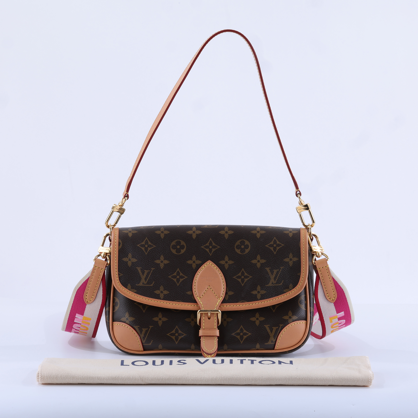 路易威登 LOUIS VUITTON Diane 腋下包法棍 單肩背包 經典帆布 M45985 晶片款 棕原花DIANE法棍包 防塵袋/背帶2