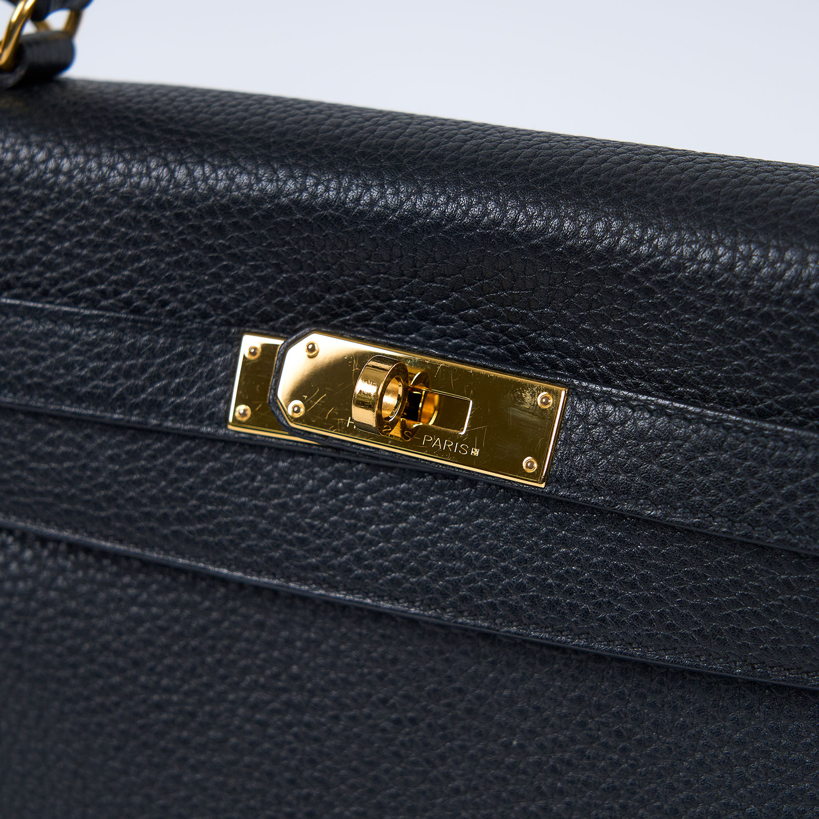 愛馬仕 Hermes Kelly Bag 凱莉包 32 KL32 T 010 AB T刻黑金KELLY 32 防塵袋/鎖組/背帶/雨衣