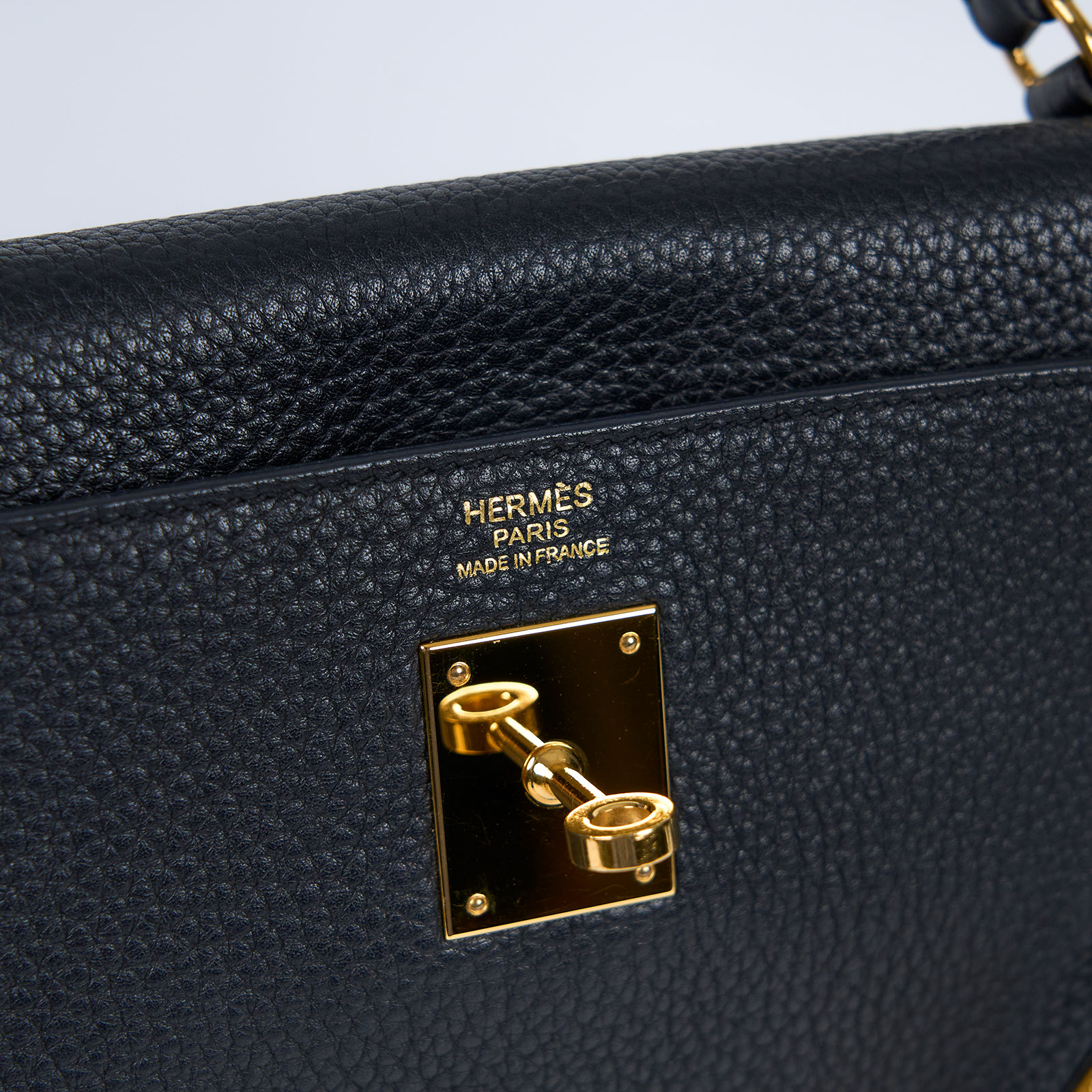 愛馬仕 Hermes Kelly Bag 凱莉包 32 KL32 T 010 AB T刻黑金KELLY 32 防塵袋/鎖組/背帶/雨衣