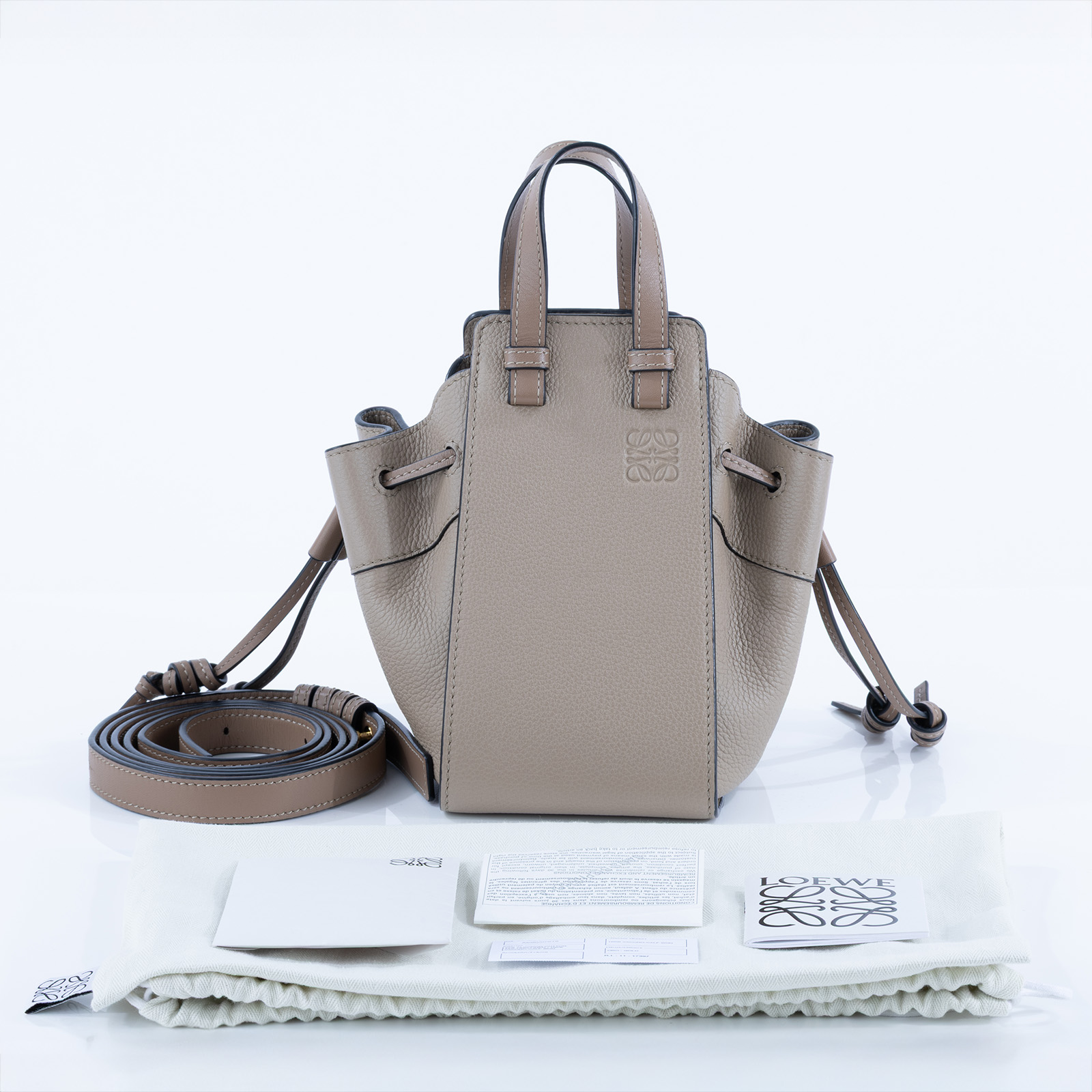 羅意威 LOEWE Mini Hammock drawstring 迷你 小牛皮 肩背 吊床包 A538V07X15  防塵袋/背帶(邊膠裂)