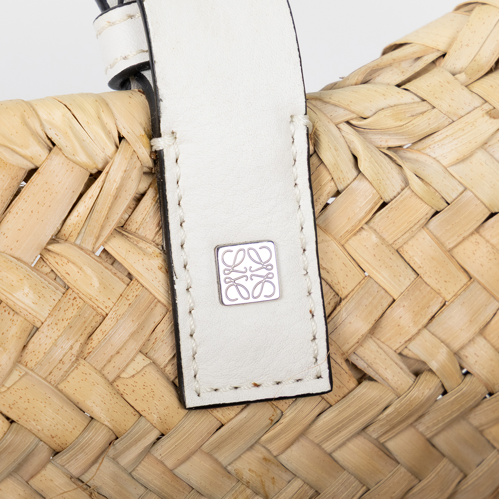 羅意威 LOEWE 中型 手工編織包 A223S92X04 白草編包MEDIUM 防塵袋
