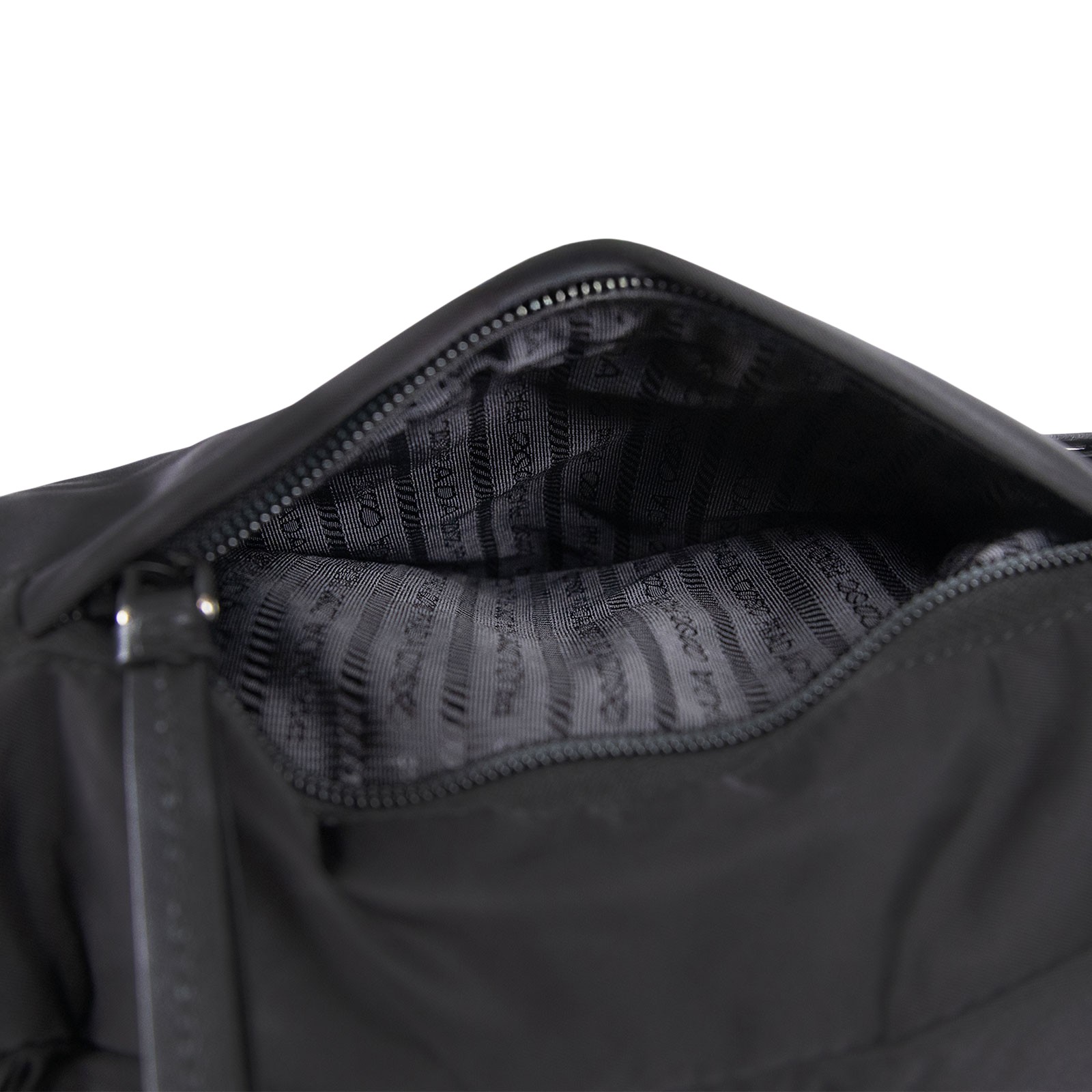 普拉達 PRADA Re-Nylon 皮革背囊 2VZ092_2DW3 黑尼龍側背腰包 防塵袋/購買證明正本