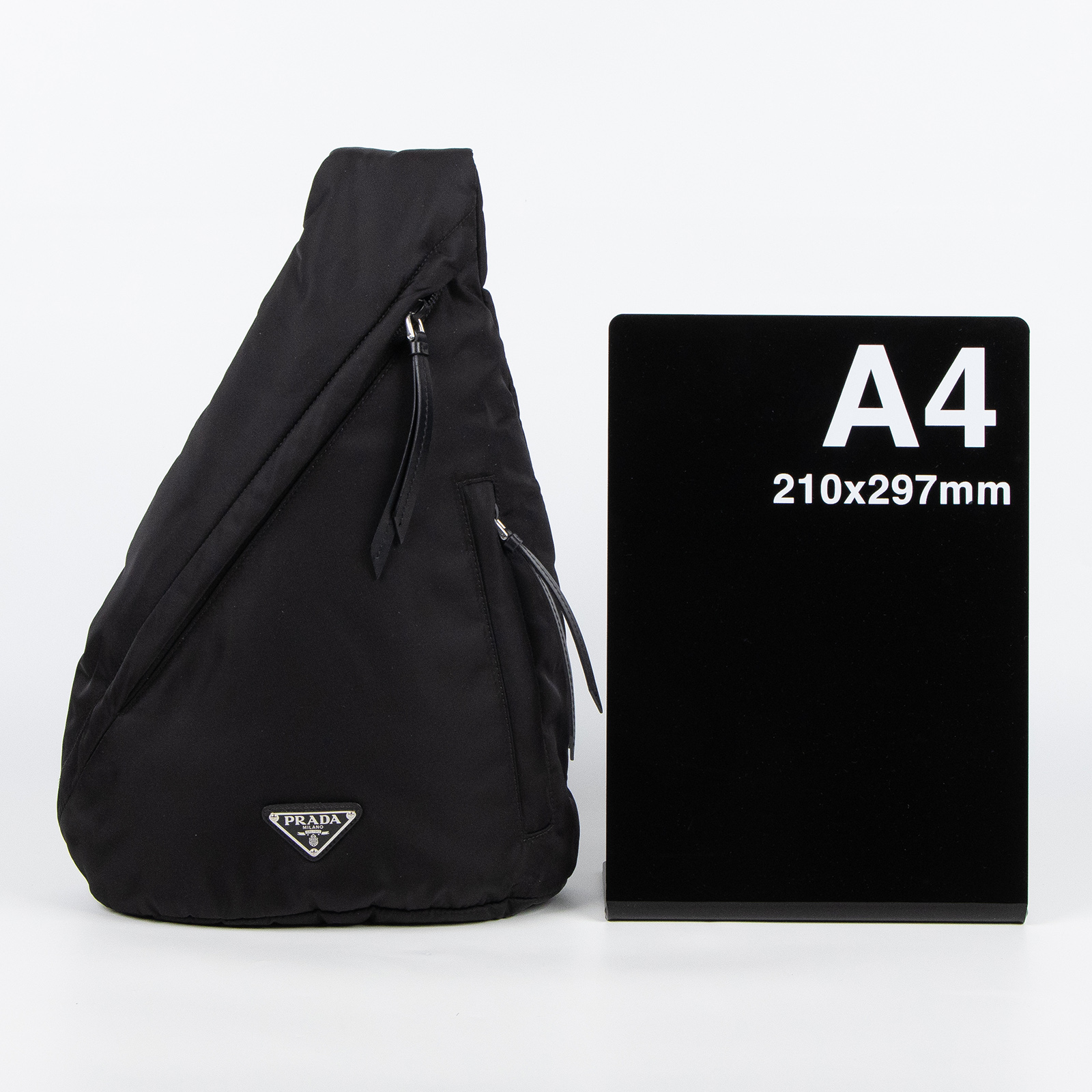 普拉達 PRADA Re-Nylon 皮革背囊 2VZ092_2DW3 黑尼龍側背腰包 防塵袋/購買證明正本