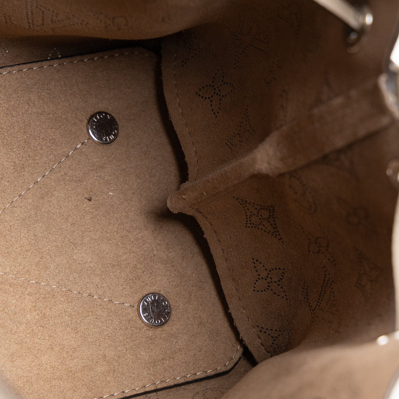 路易威登 LOUIS VUITTON Bella 水桶袋 手提包 灰色 M57201 晶片款 灰鏤空原花BELLA水桶包 原廠盒子/防塵袋/背帶2/小袋