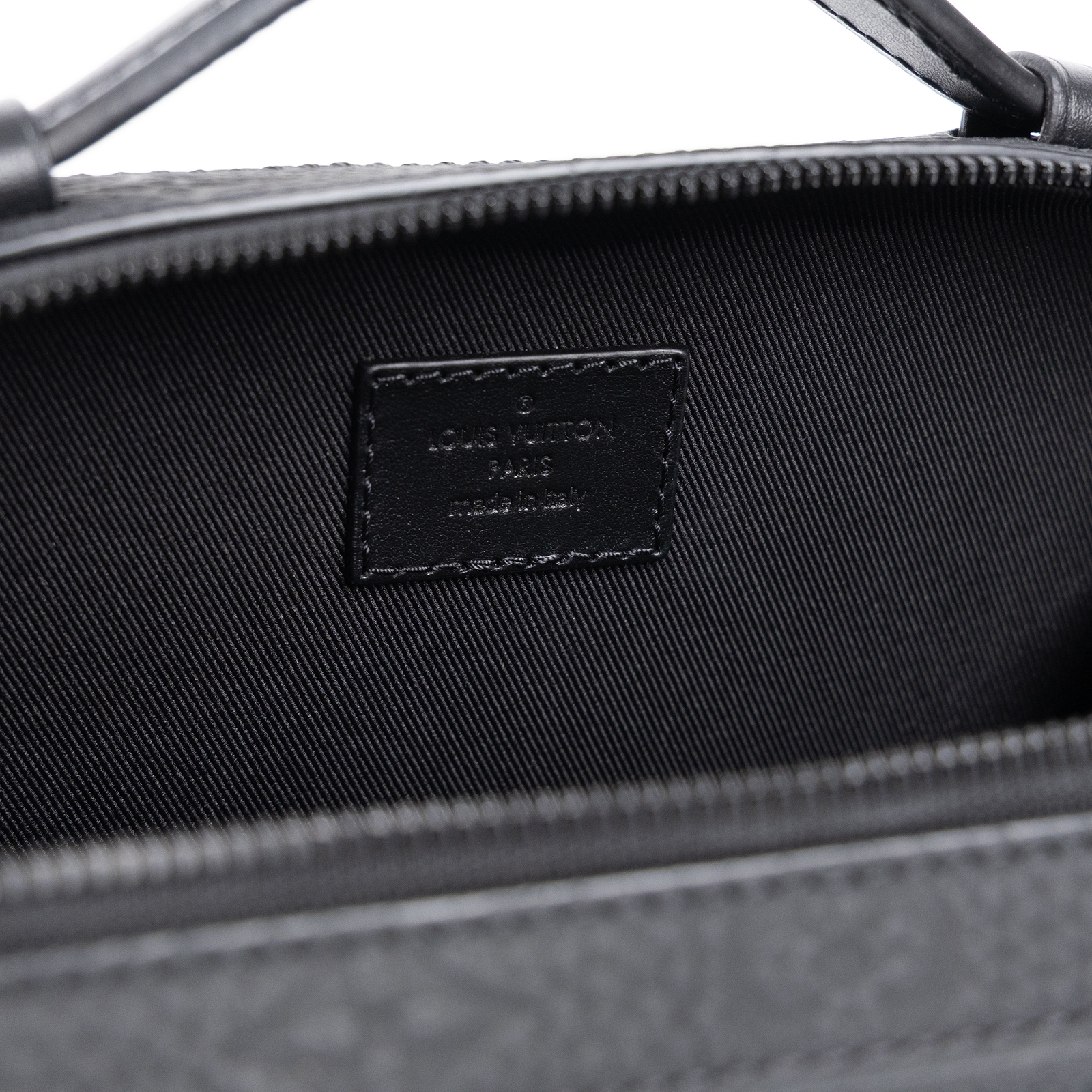 路易威登 LOUIS VUITTON Handle Soft Trunk 郵差 斜挎包 黑色 M59163 晶片款  防塵袋/背帶/購買證明正本