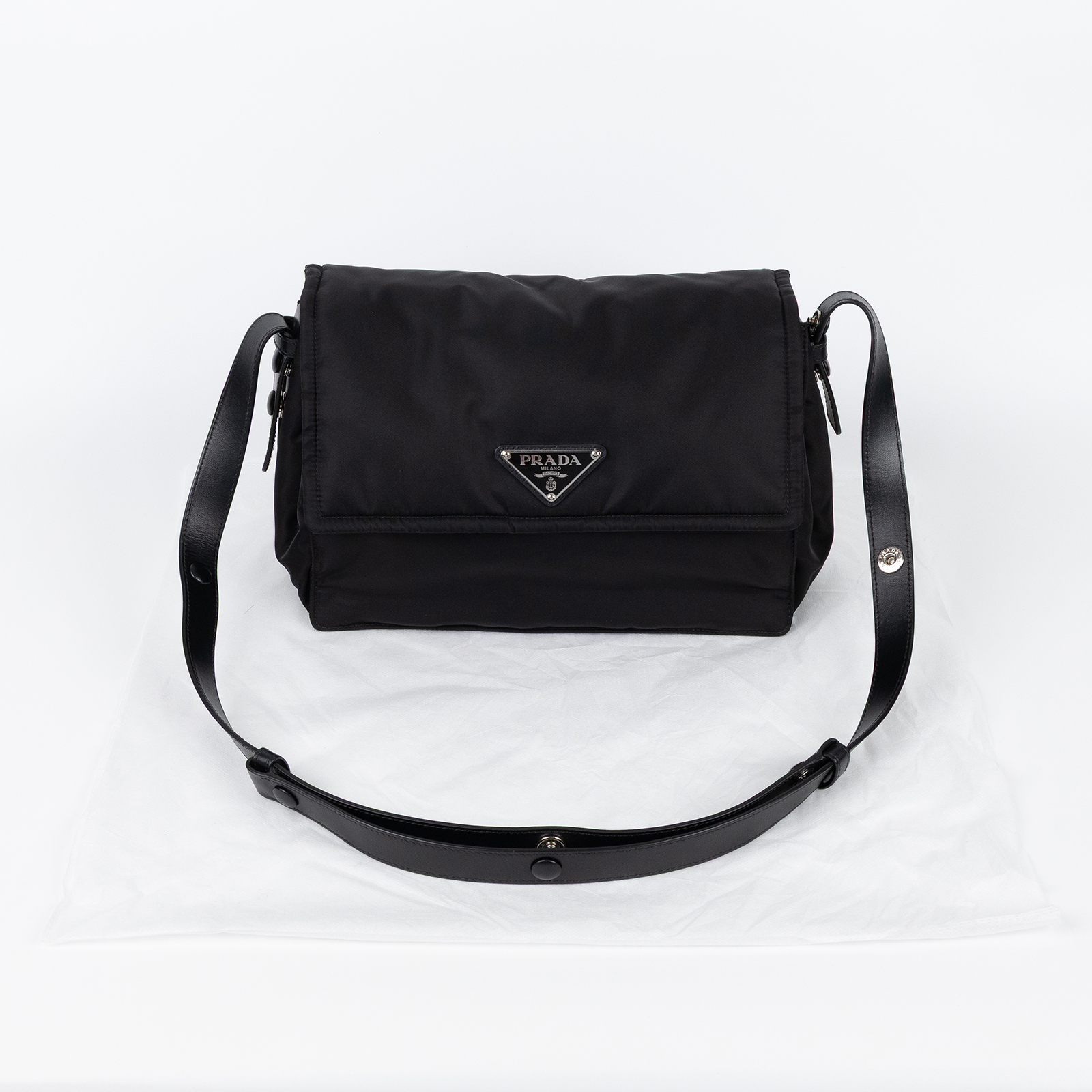 普拉達 PRADA Re-Nylon 夾棉 肩背袋 中型  1BD255_RDLN 黑尼龍郵差包 無附屬品