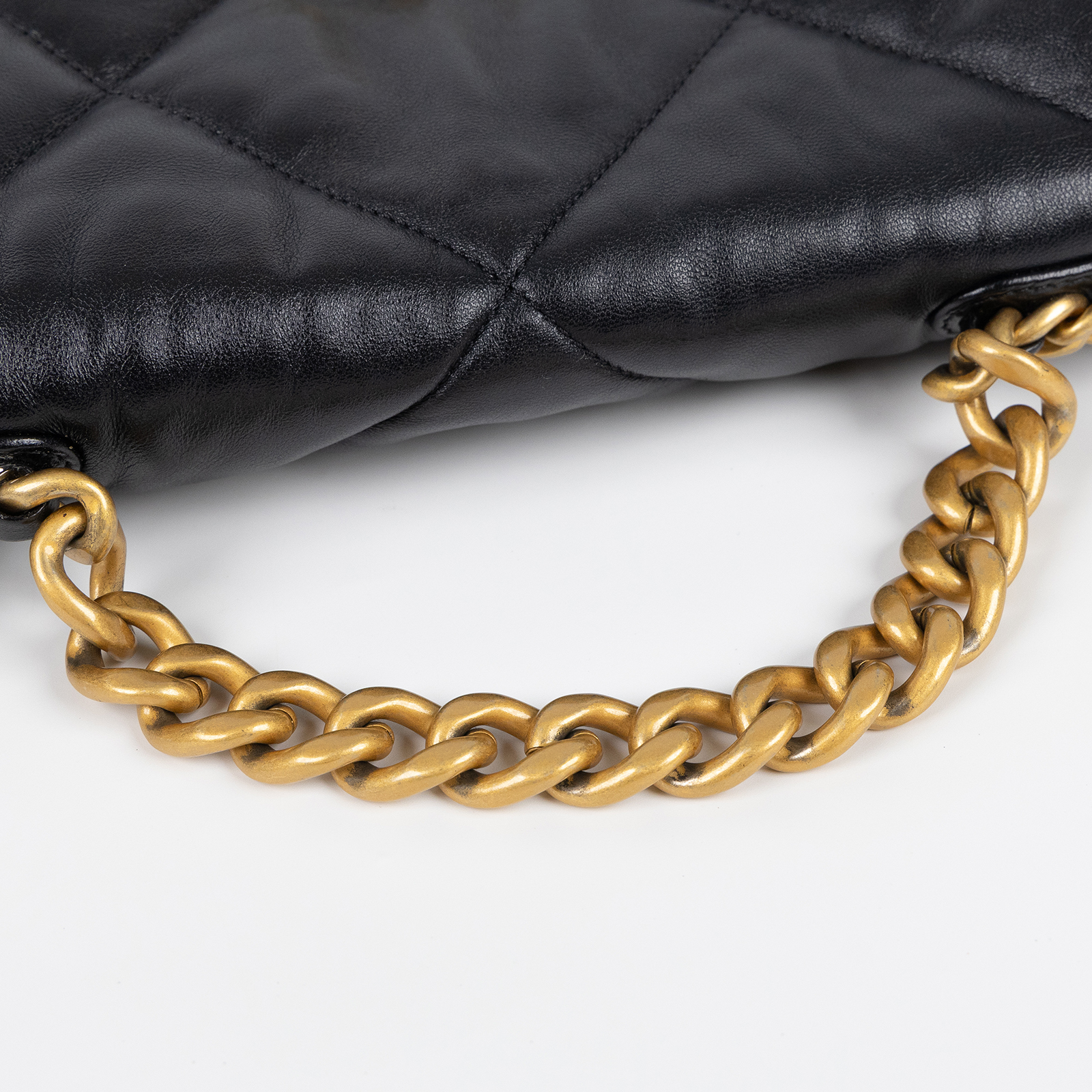 香奈兒 CHANEL 19 口蓋包 菱格紋 金銀鍊帶 手提 肩背包 AS1160 晶片款 黑金19 26CM 無附屬品