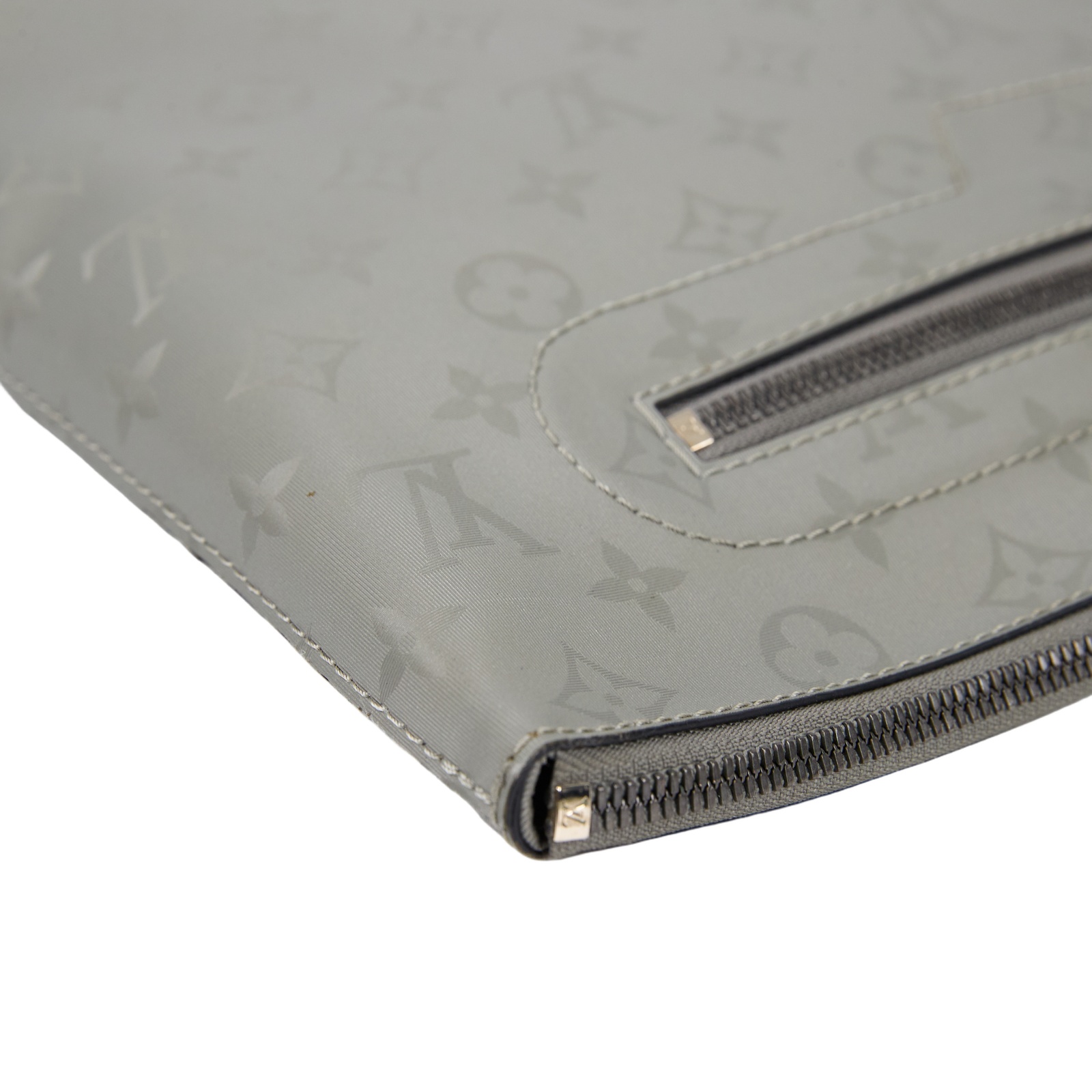 路易威登 LOUIS VUITTON Pochette Cosmos 手拿包 M63240 灰綠太空系列手拿包1 原廠盒子/防塵袋