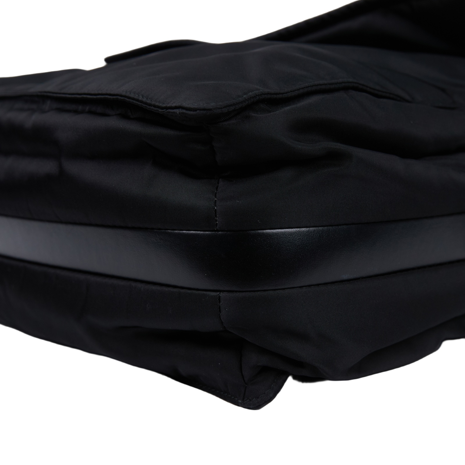 普拉達 PRADA Re-Nylon 夾棉 肩背袋 大型 1BD256_RDLN 黑尼龍郵差包 無附屬品
