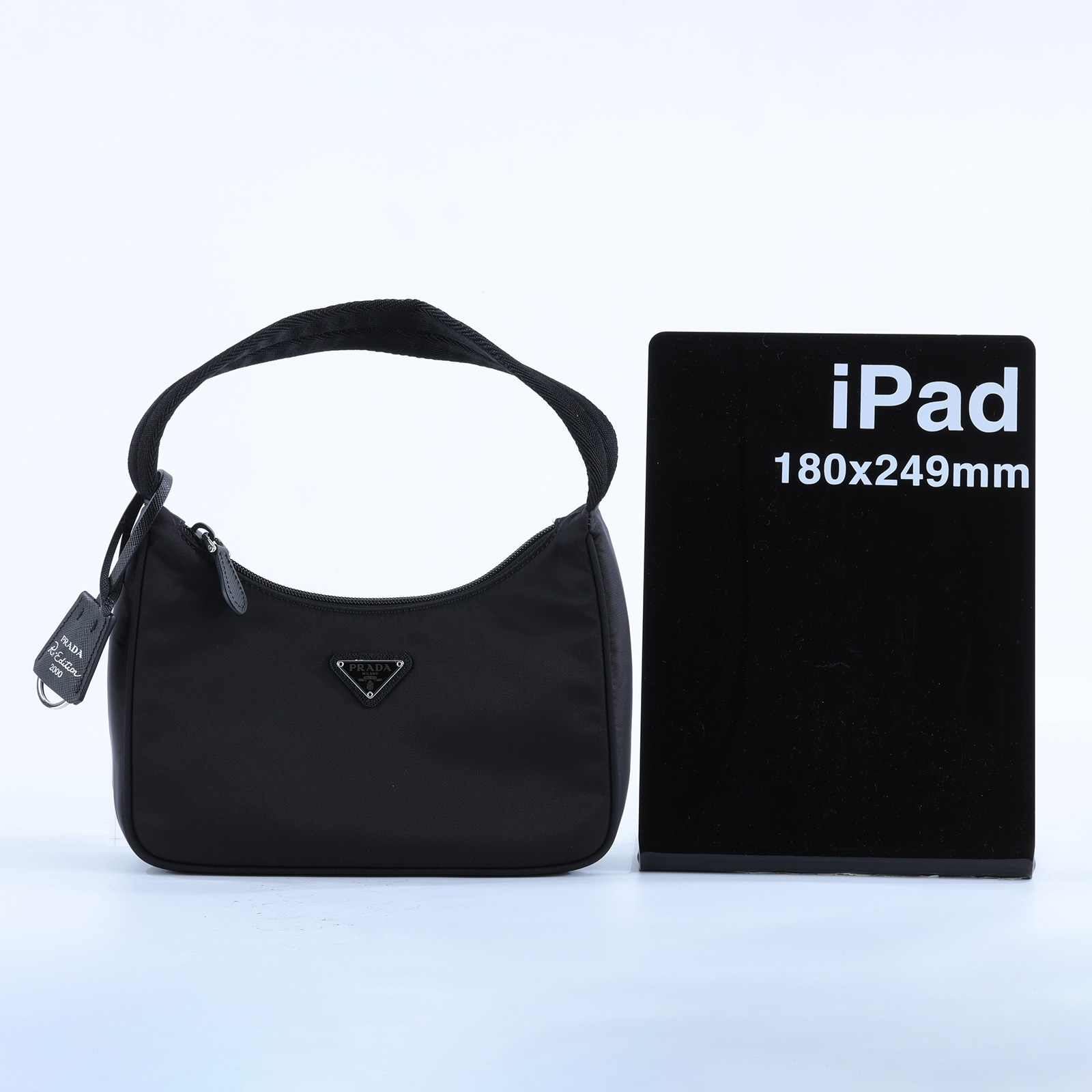 普拉達 PRADA Re-Edition 迷你 Hobo 包 1NE515_RDH0 黑尼龍HOBO腋下包 無附屬品