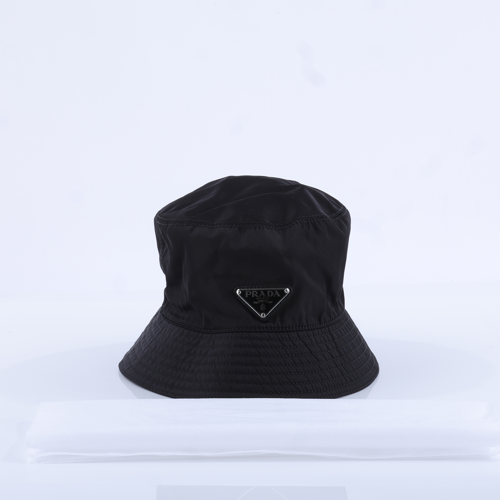 普拉達 PRADA Re-Nylon 漁夫帽 1HC137_2DMI_M 黑尼龍漁夫帽 #M 無附屬品