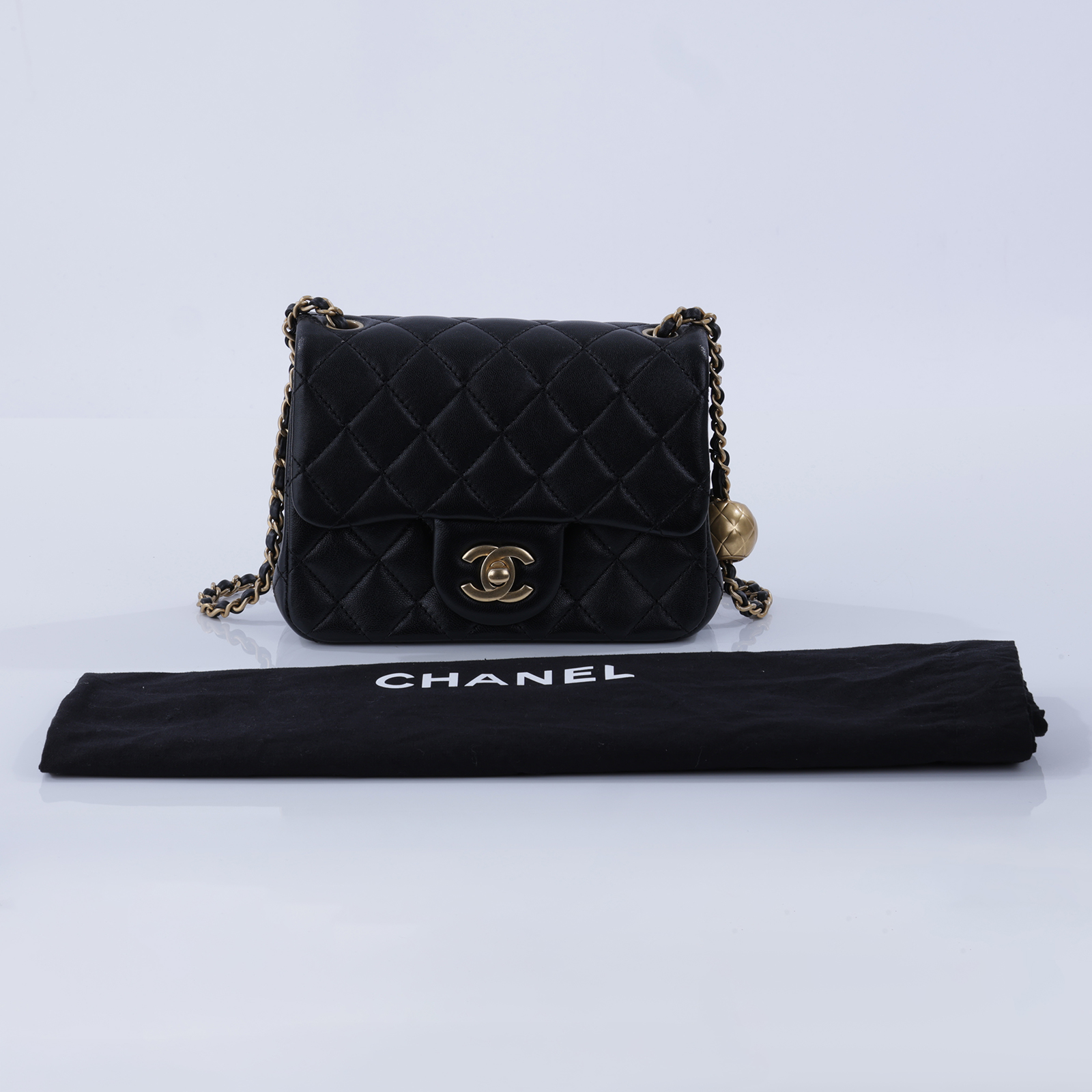 香奈兒 CHANEL Coco 20  肩背 斜背 迷你 口蓋包 AS1786 晶片款 黑羊金球方胖 防塵袋