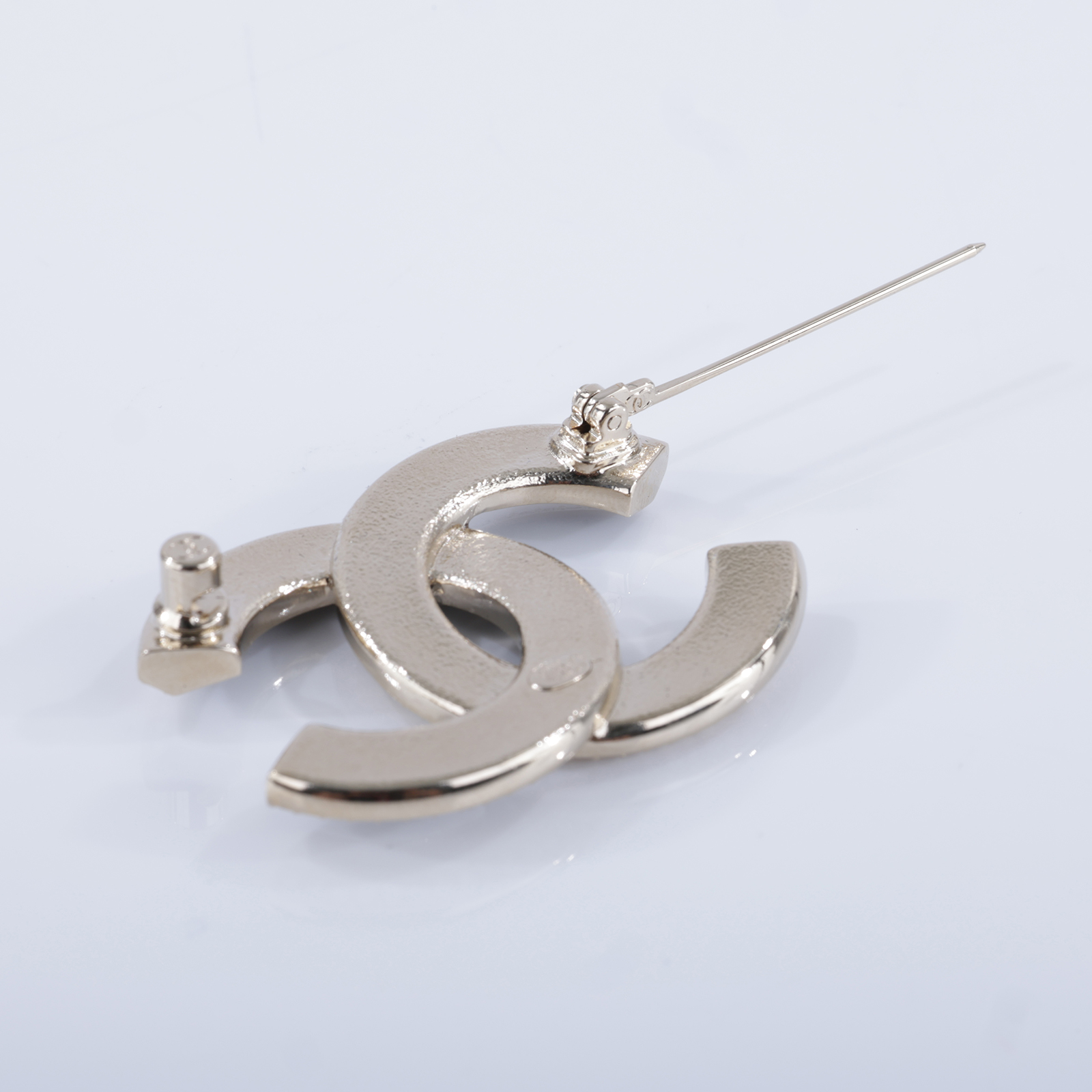 香奈兒 CHANEL CC LOGO 胸針 ABG400 B21903C25 B 黑炫彩水鑽大雙C胸針 原廠盒子/內襯