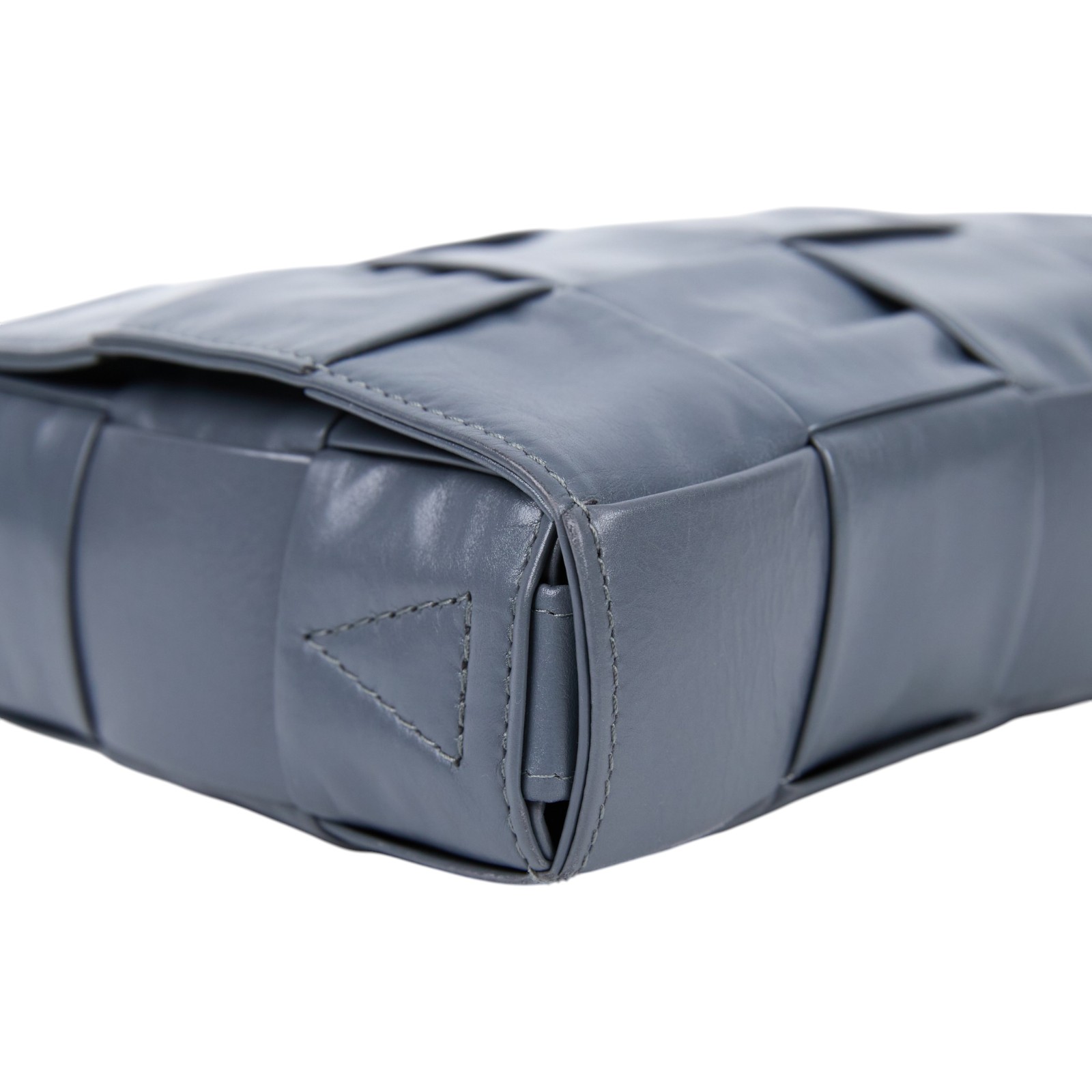 寶緹嘉 BOTTEGA VENETA Cassette 肩背包 斜背包 667298VCQ71 灰油蠟CASSETTE5x3 防塵袋