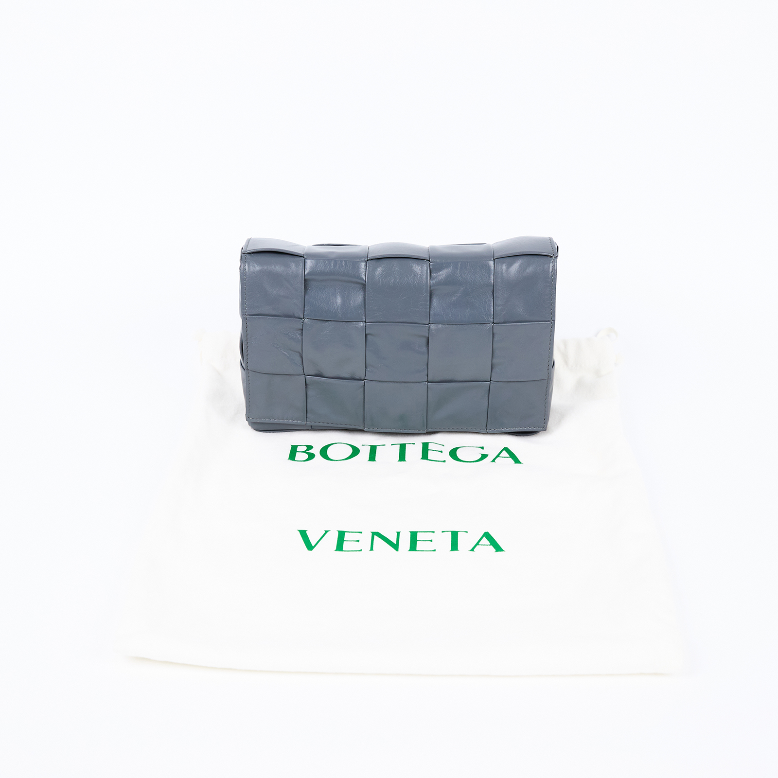 寶緹嘉 BOTTEGA VENETA Cassette 肩背包 斜背包 667298VCQ71 灰油蠟CASSETTE5x3 防塵袋