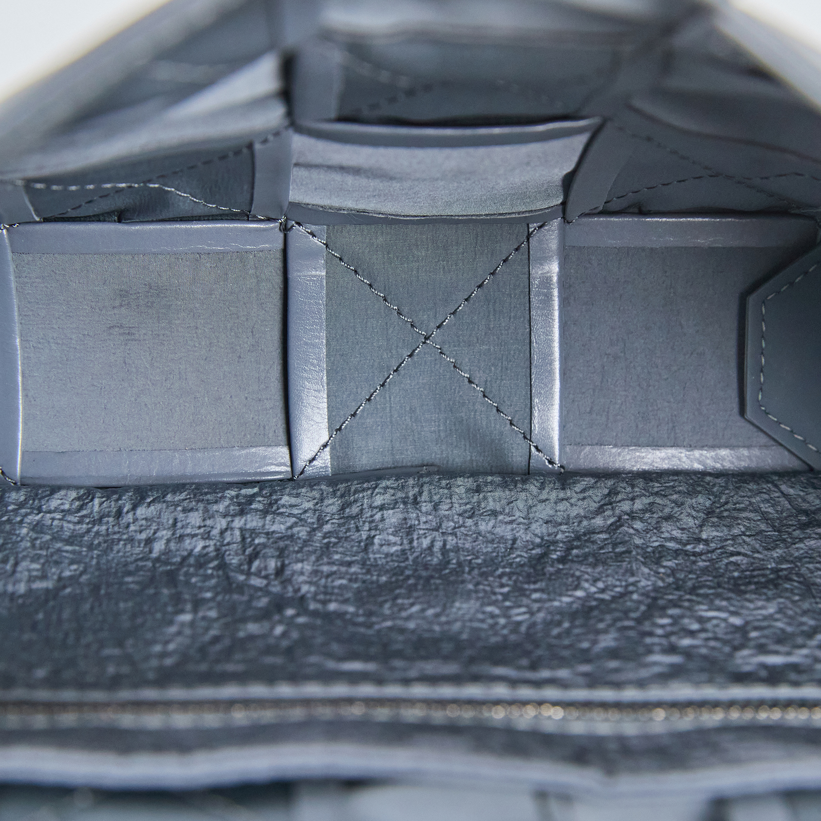 寶緹嘉 BOTTEGA VENETA Cassette 肩背包 斜背包 667298VCQ71 灰油蠟CASSETTE5x3 防塵袋