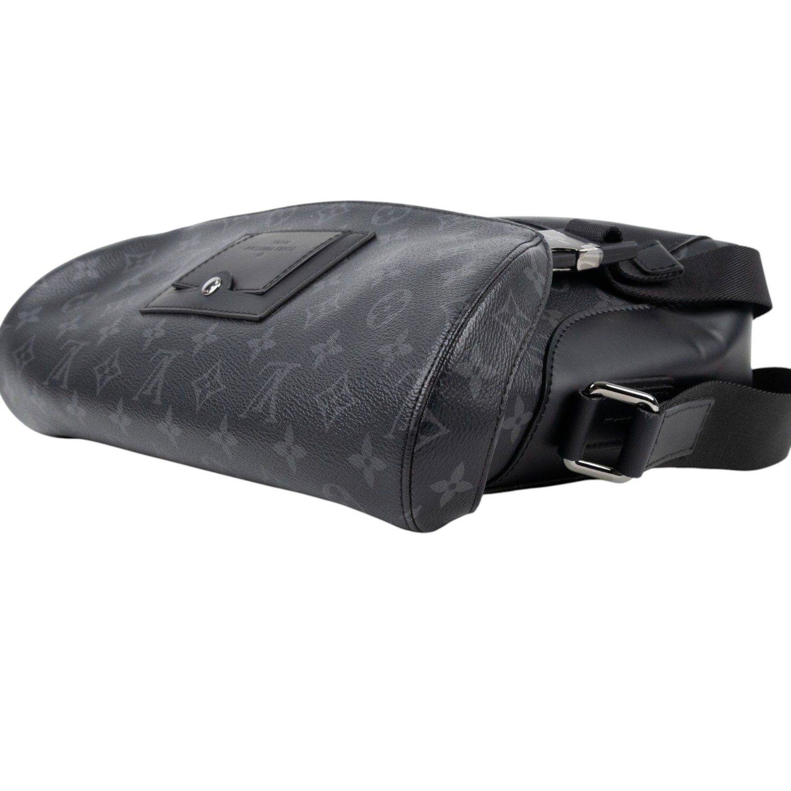 路易威登 LOUIS VUITTON Messenger PM Voyager Eclipse帆布 肩背 郵差包 黑色 M40511  防塵袋