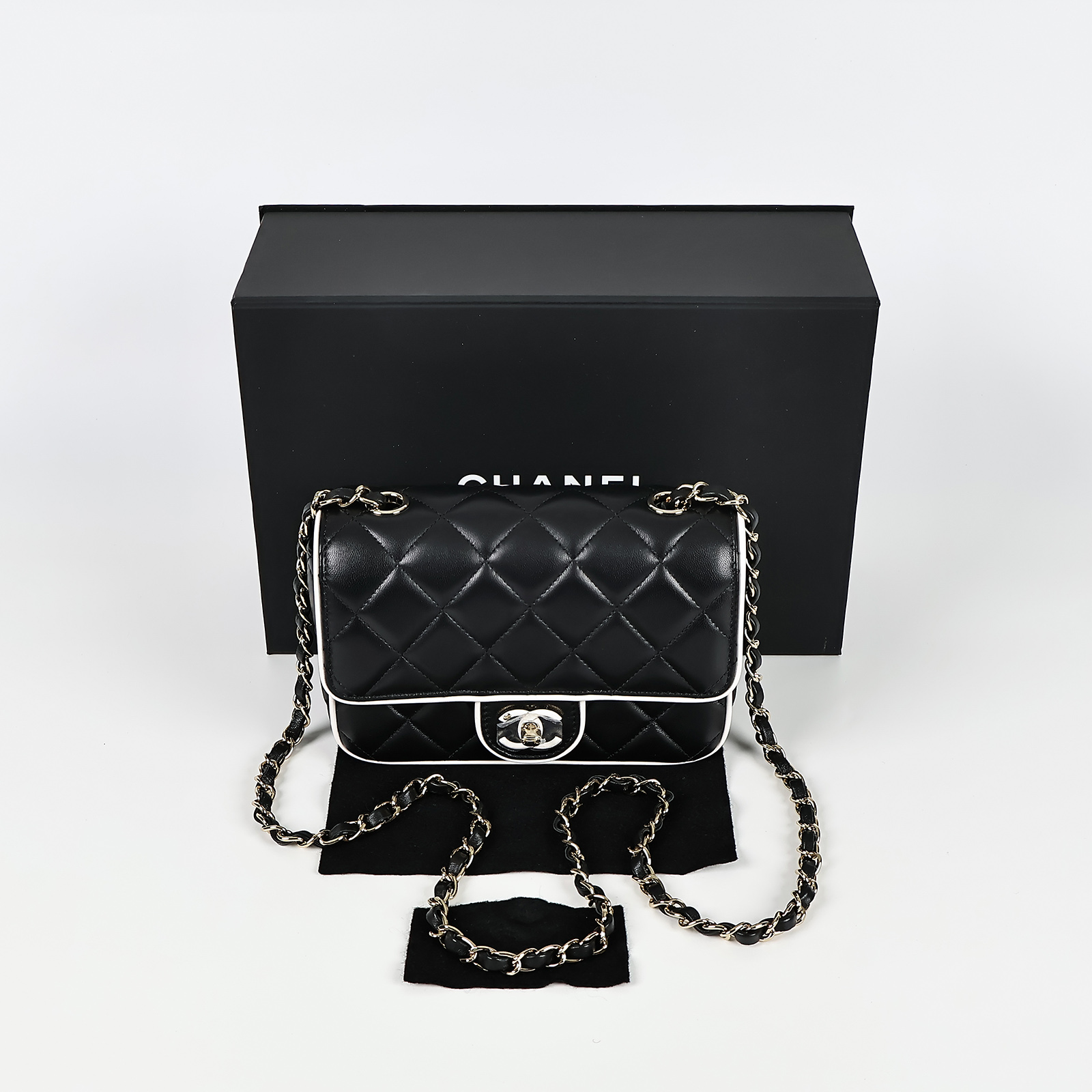 香奈兒 CHANEL 方胖子 肩背 口蓋包  晶片款 黑金羊白雙C釦方胖 原廠盒子