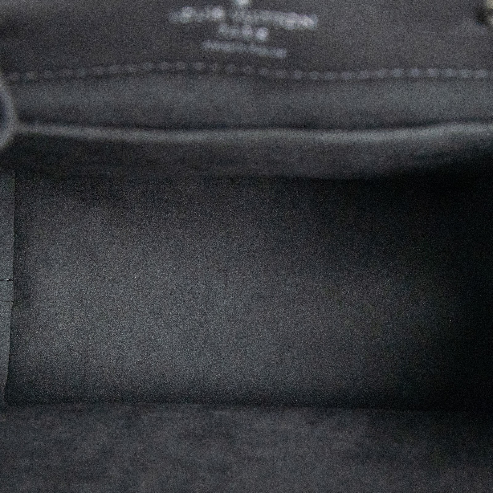 路易威登 LOUIS VUITTON Lockme Backpack 翻蓋 束口 後背包 M41815 黑LOCKME後背包 原廠盒子/防塵袋