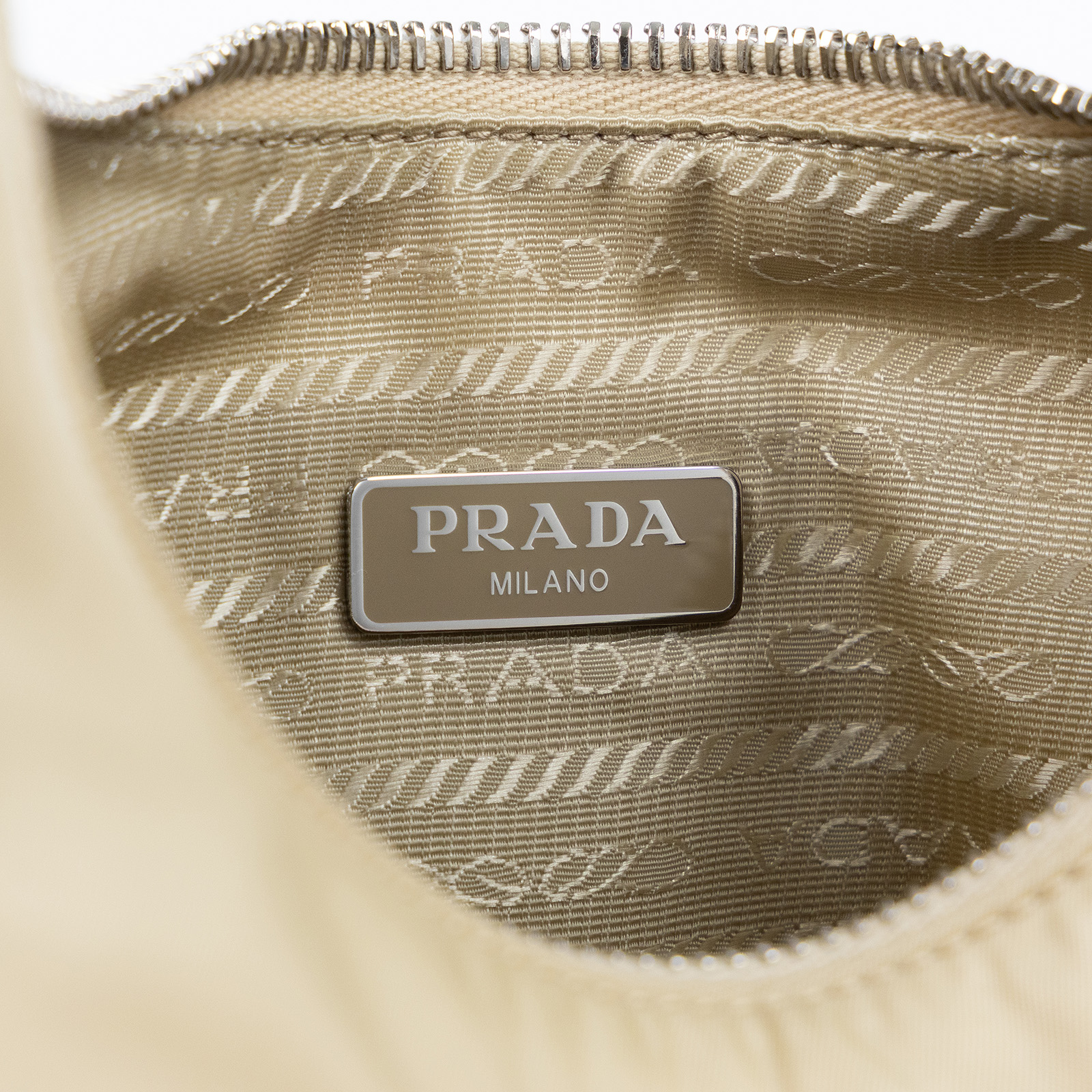 普拉達 PRADA Prada Re-Edition 環保尼龍 迷你袋 1NE204 奶茶尼龍腋下包 保證卡/防塵袋