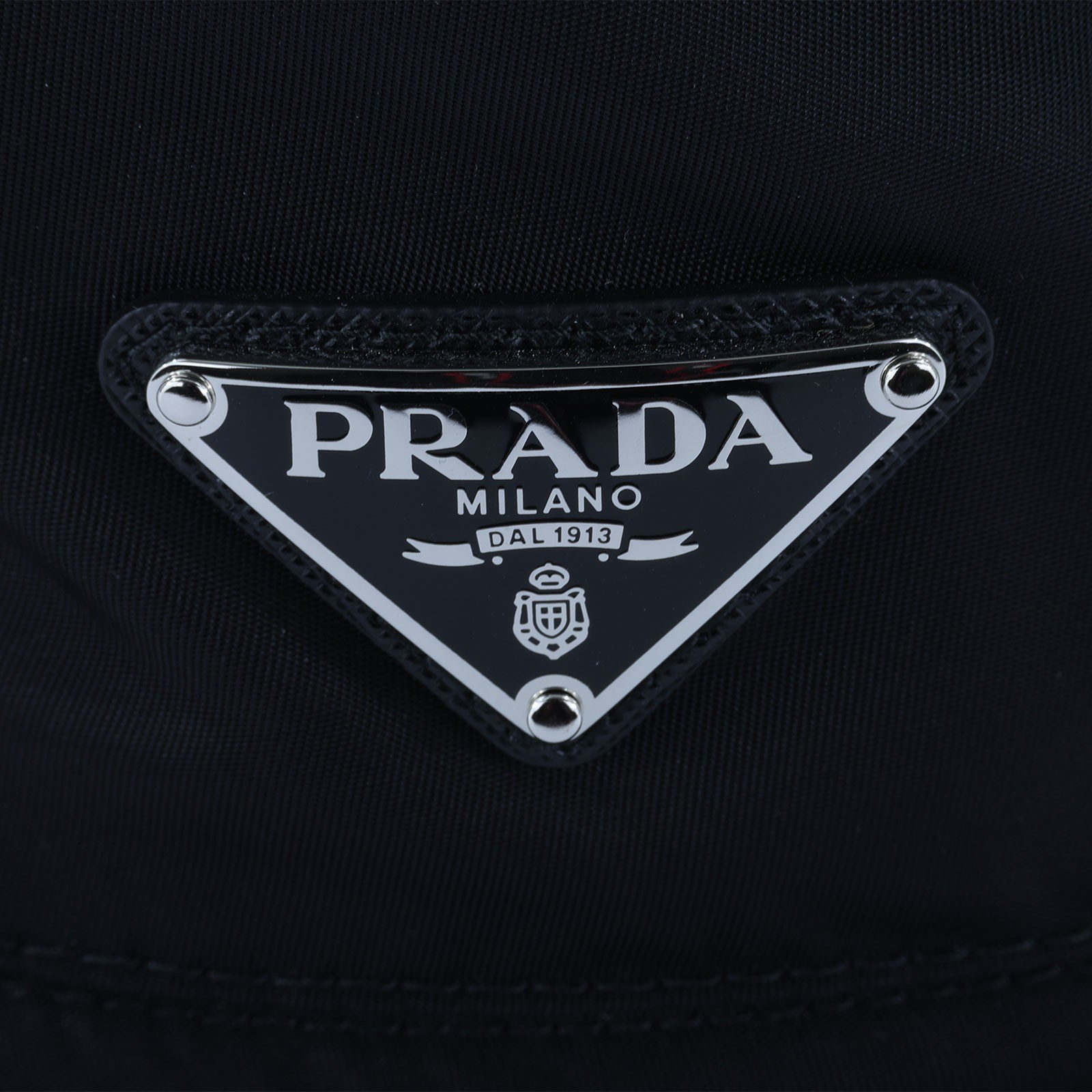 普拉達 PRADA Re-Nylon 漁夫帽 2HC137_2DMI_M 黑金屬三角LOGO尼龍漁夫帽 防塵袋