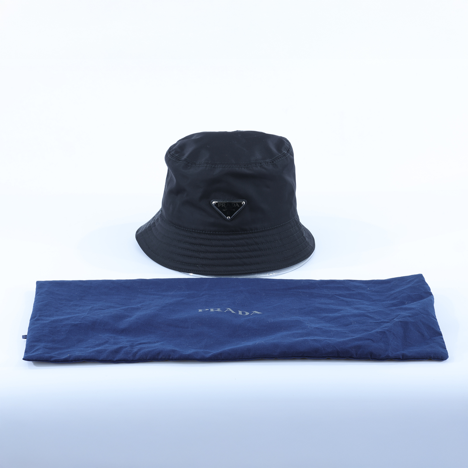 普拉達 PRADA Re-Nylon 漁夫帽 2HC137_2DMI_M 黑金屬三角LOGO尼龍漁夫帽 防塵袋