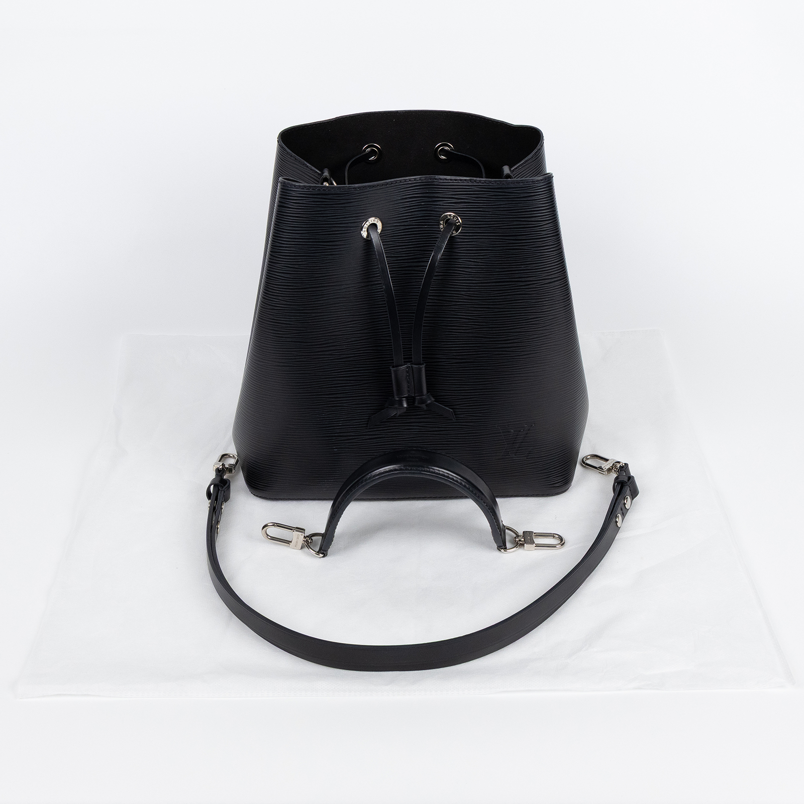 路易威登 LOUIS VUITTON NéoNoé MM EPI 束口水桶包 M54366 晶片款 黑銀EPI NEONOE水桶包MM 背帶2