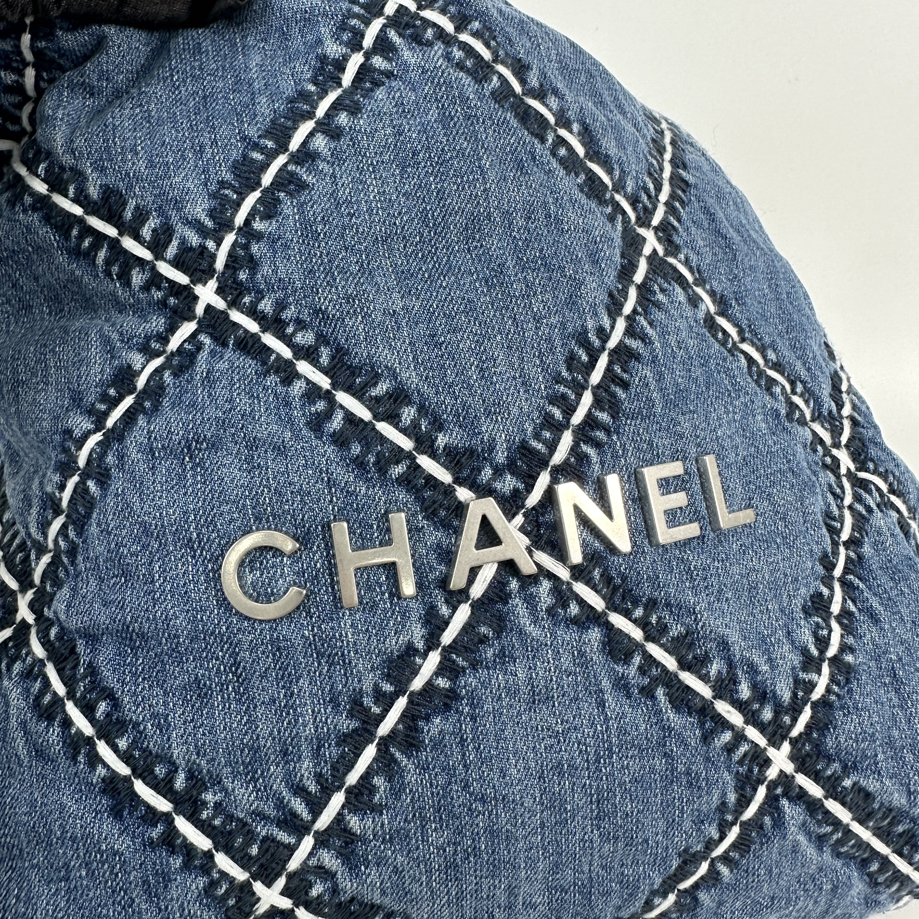 香奈兒 CHANEL 22 小型 束口包  晶片款 牛仔22 小號 原廠盒子/防塵袋