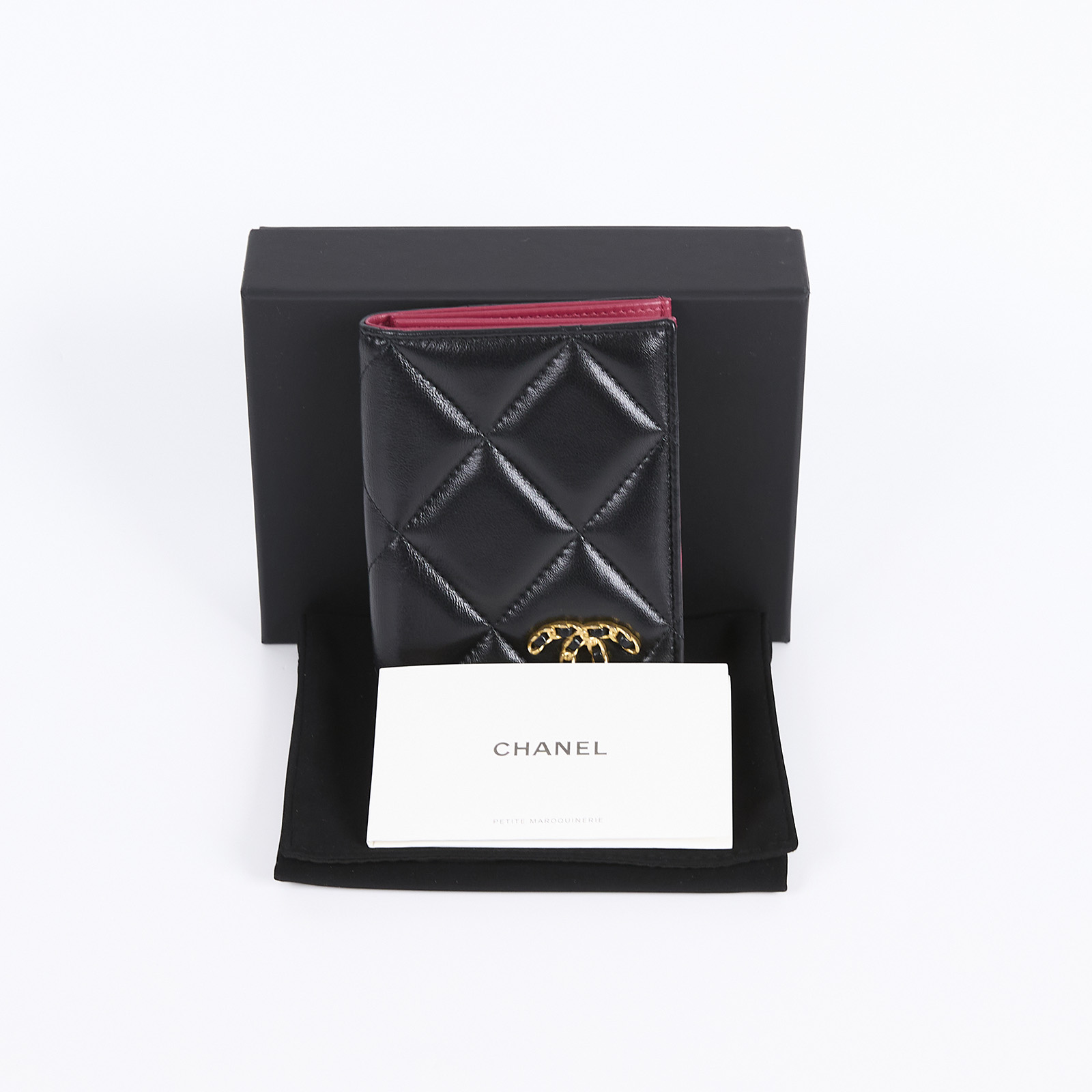 香奈兒 CHANEL 19 菱格紋 護照套 AP3363 晶片款 黑19護照夾 防塵袋/原廠盒子