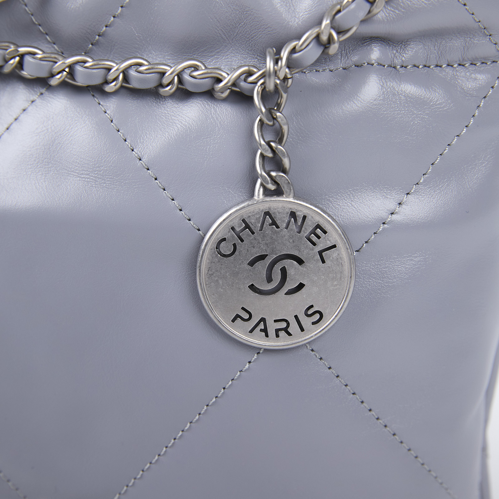 香奈兒 CHANEL 22 迷你 束口包 AS3980 晶片款 灰銀22 MINI 防塵袋/原廠盒子/購買證明影本