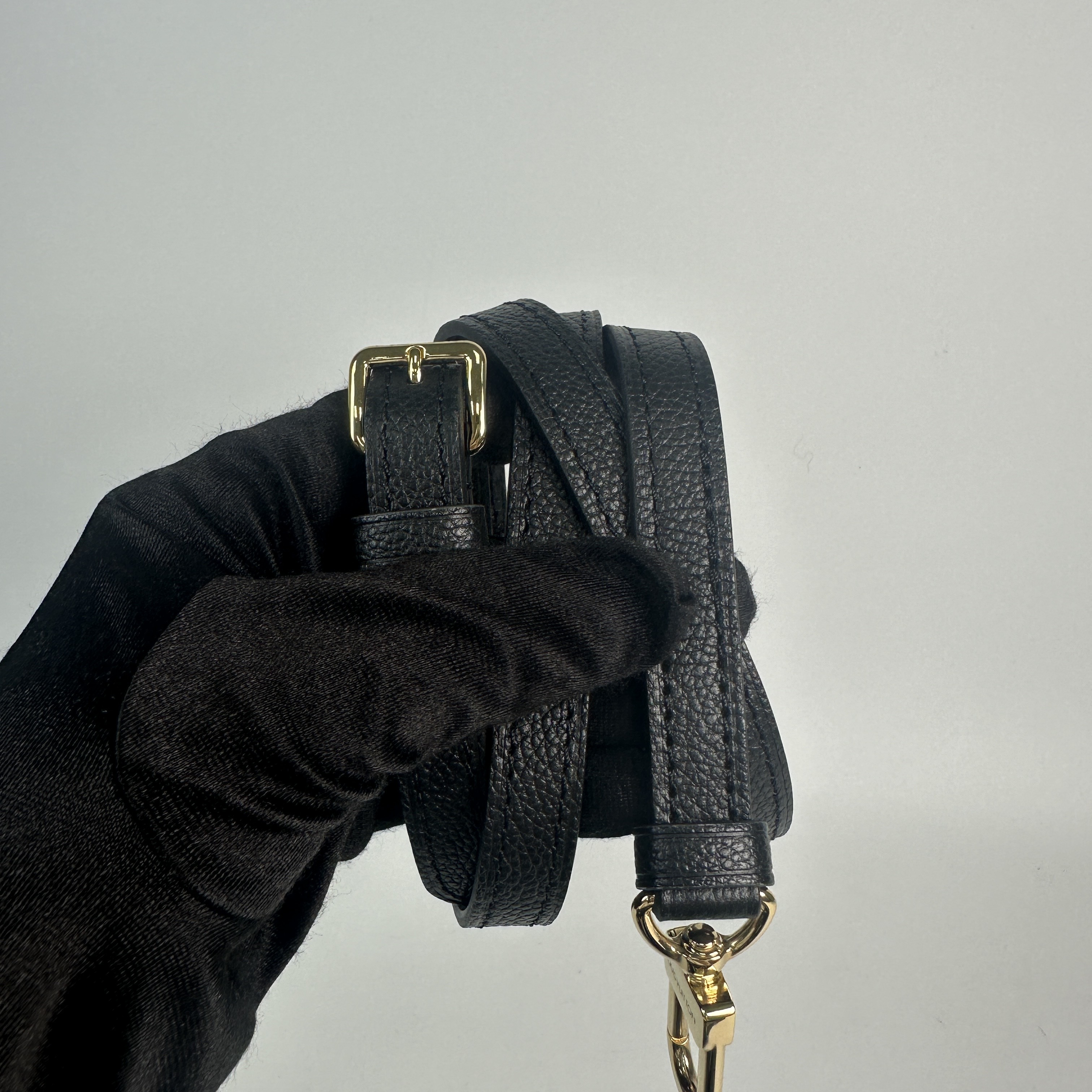 路易威登 LOUIS VUITTON Nano Speedy 雙色 手提 肩背包 M81456 晶片款 黑白牛皮Nano Speedy 原廠盒子/防塵袋/背帶