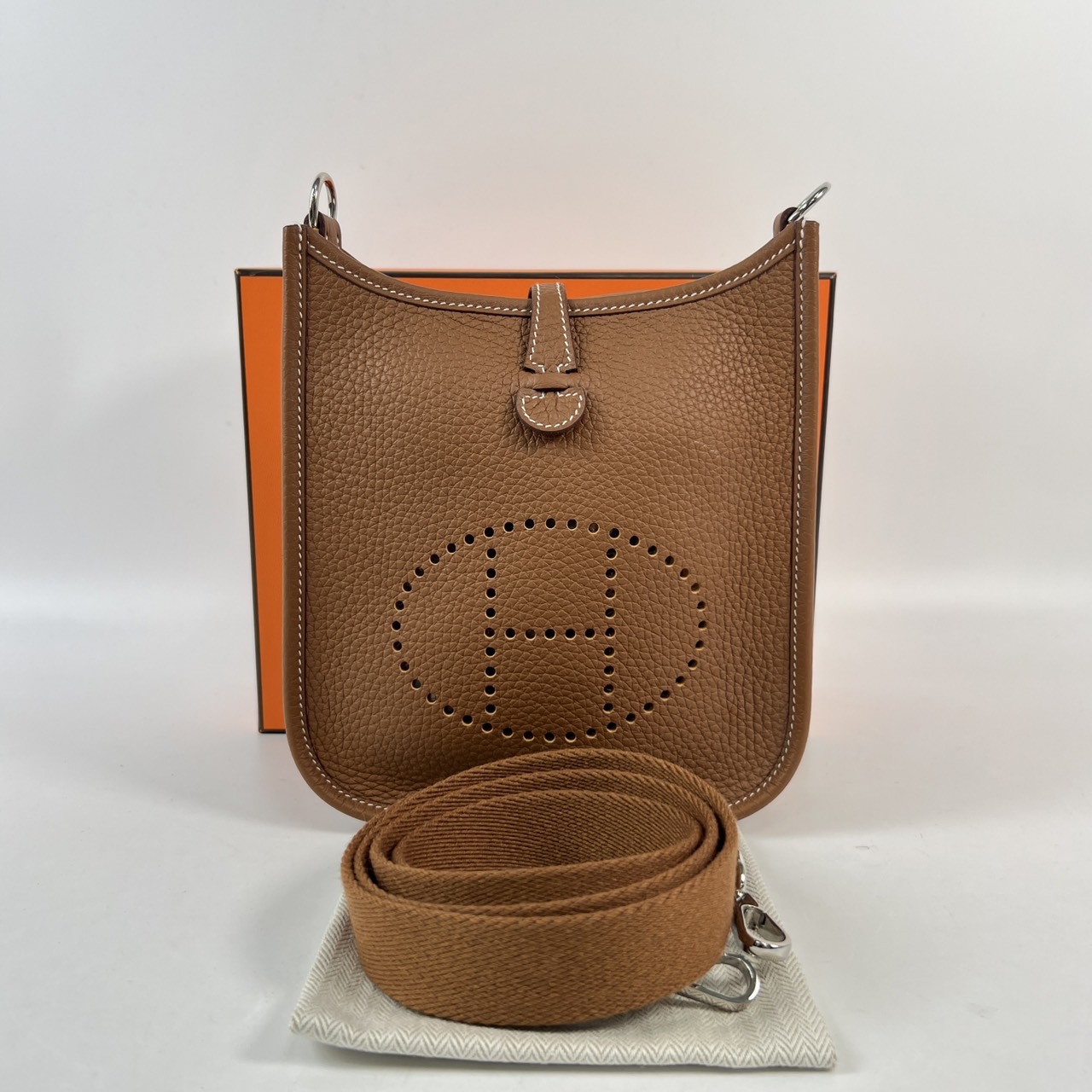 愛馬仕 Hermes Evelyne Bag Mini 伊芙琳包 Evelyne 16 EV16 H069426/U刻  原廠盒子/防塵袋/背帶