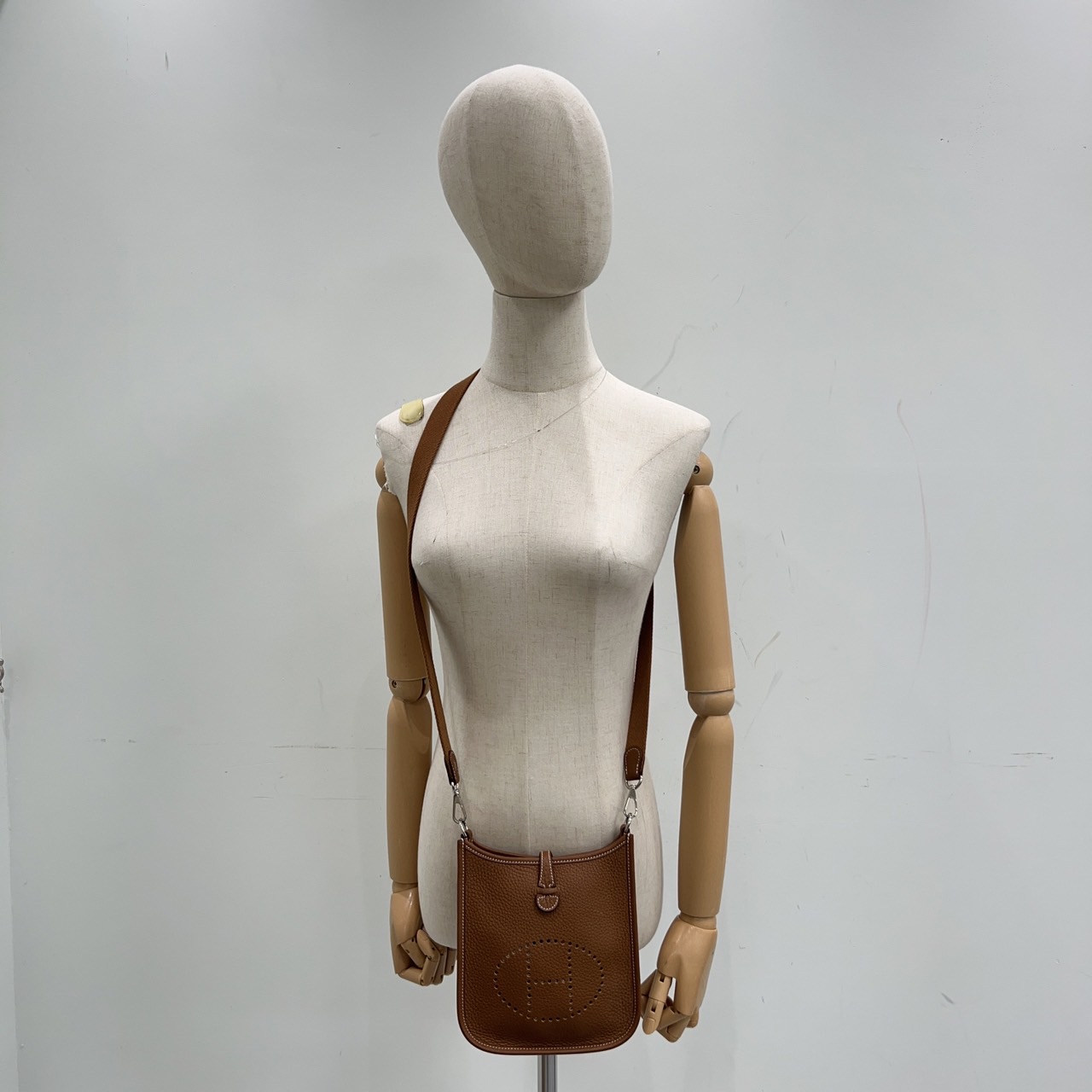 愛馬仕 Hermes Evelyne Bag Mini 伊芙琳包 Evelyne 16 EV16 H069426/U刻  原廠盒子/防塵袋/背帶