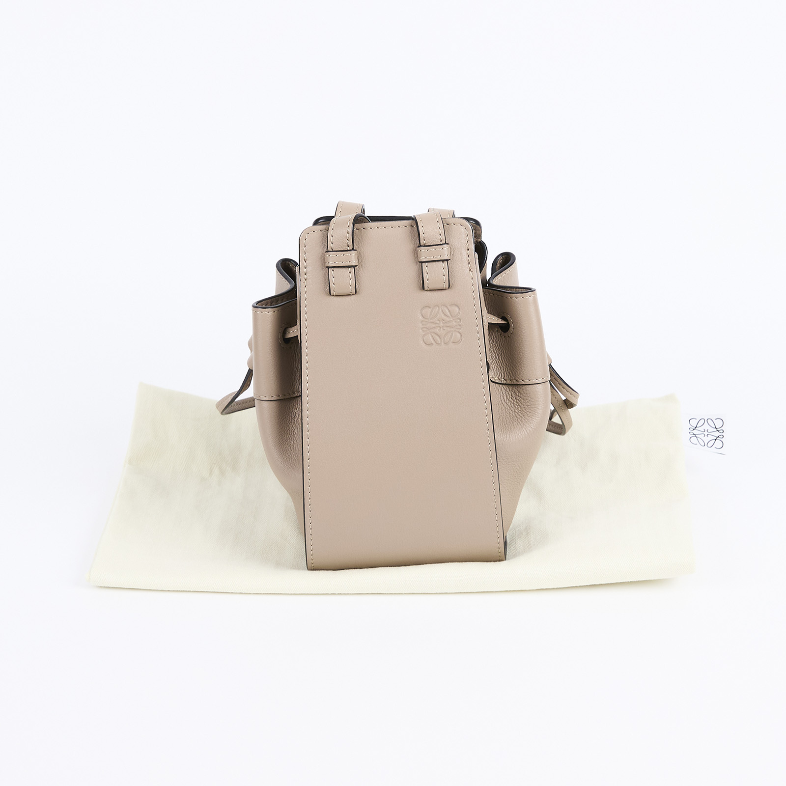 羅意威 LOEWE Mini Hammock drawstring 迷你 小牛皮 肩背 吊床包 A538V07X15 灰HAMMOCK MINI 防塵袋