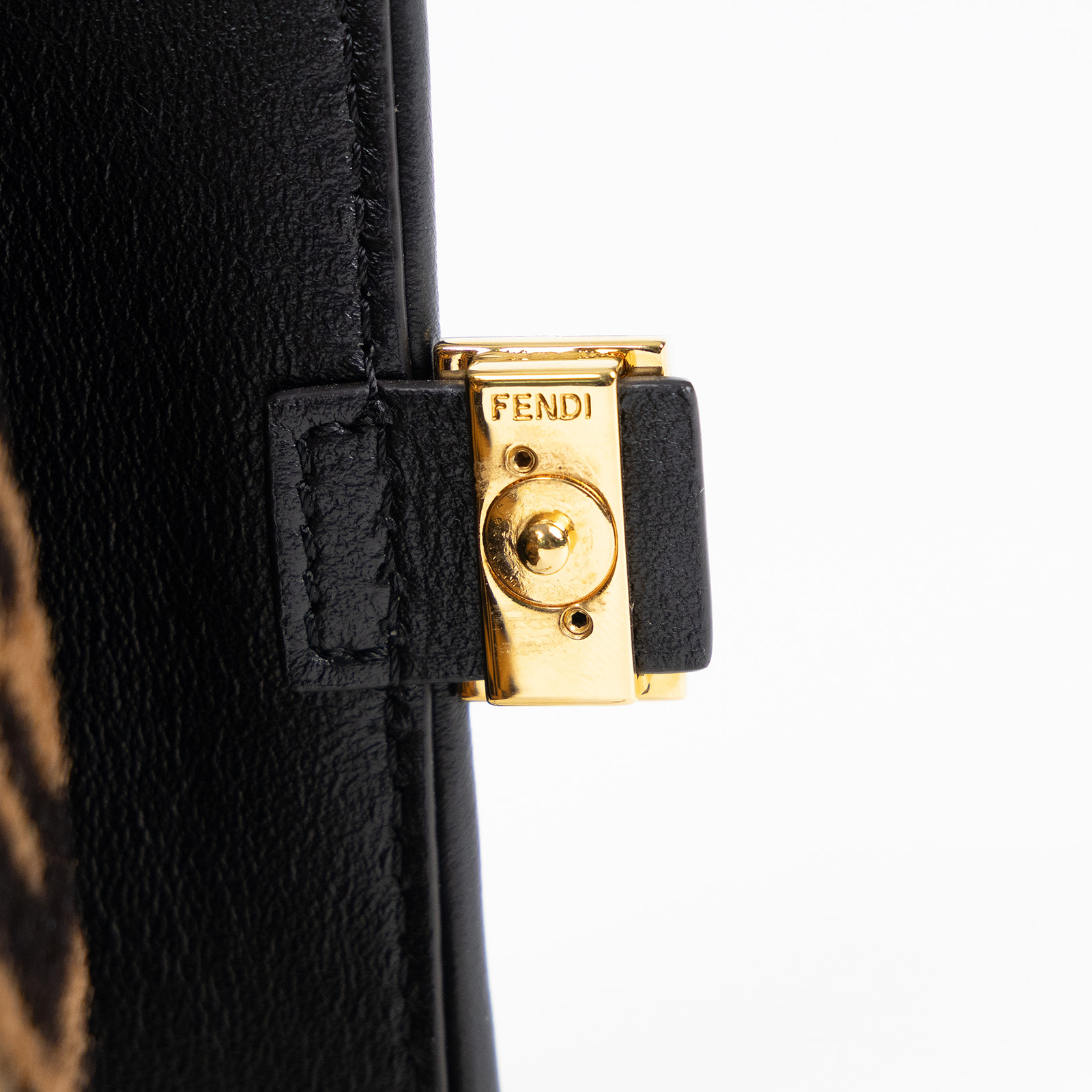 芬迪 FENDI FF Nano Baguette 吊飾 7AR844AEIV 深棕毛毛超迷你BAGUETTE法棍包 防塵袋/原廠盒子