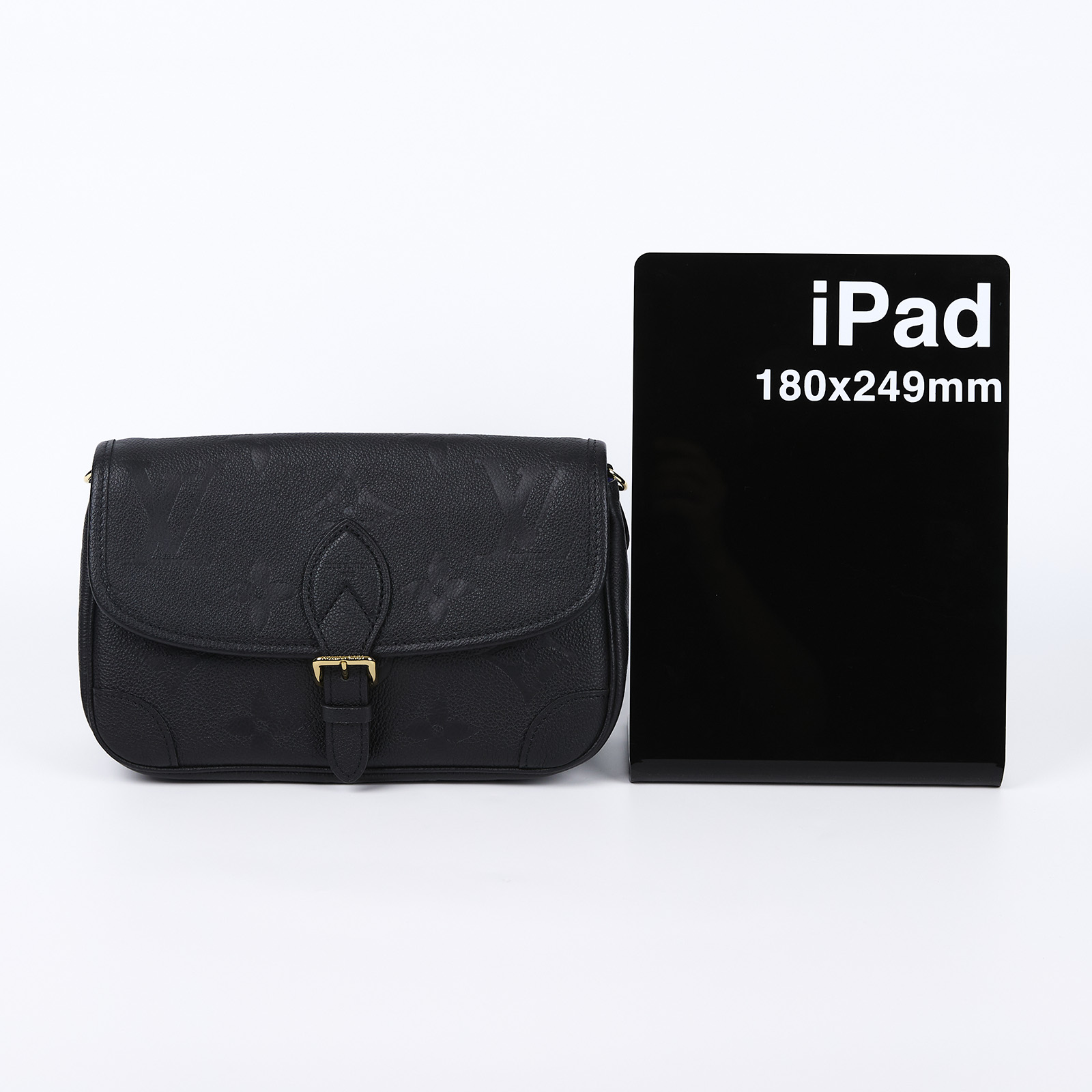 路易威登 LOUIS VUITTON Diane 腋下包法棍 單肩背包 黑色 M46386 晶片款 黑大原花壓紋DIANE 防塵袋/背帶